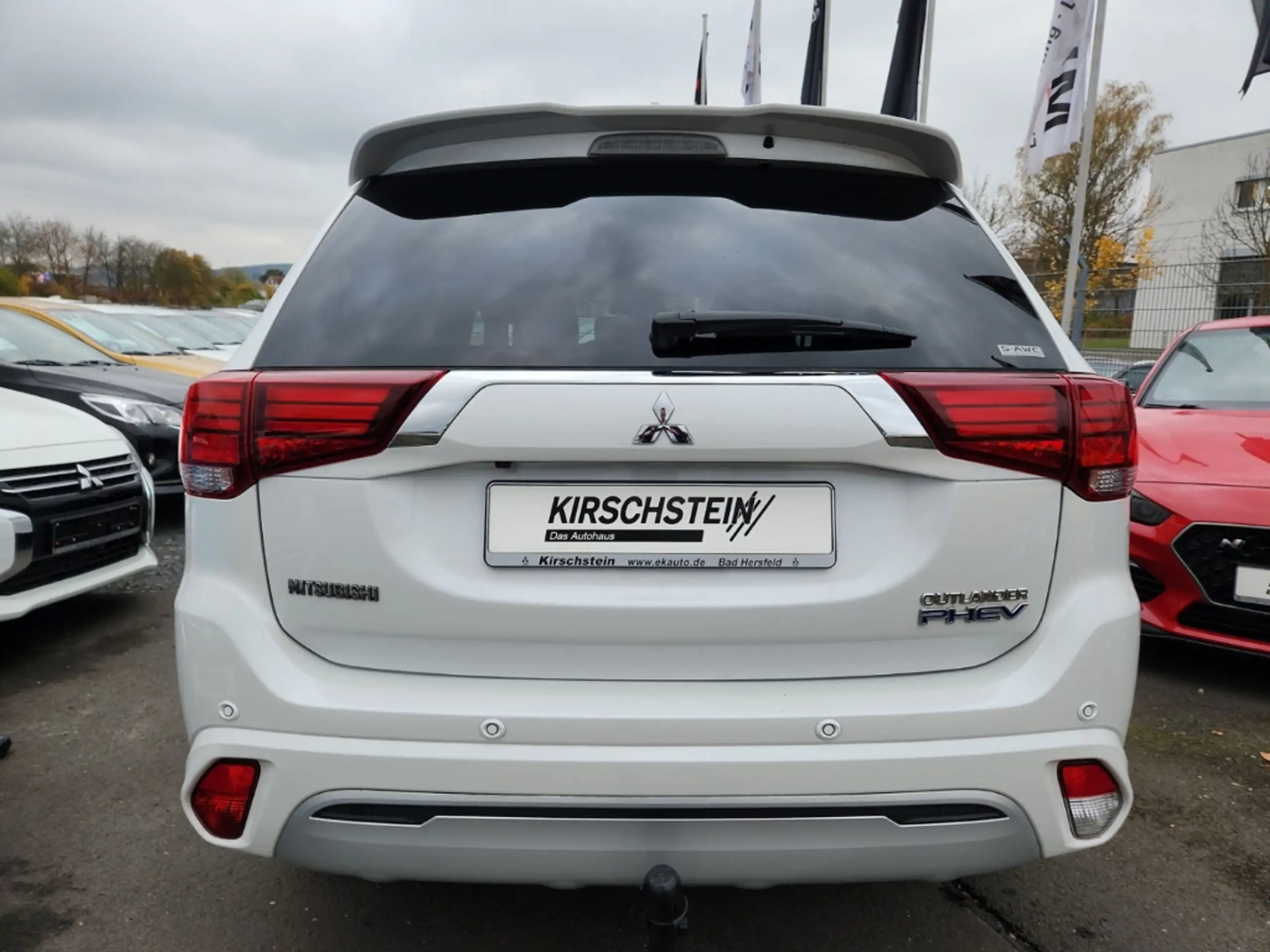 Mitsubishi - Outlander