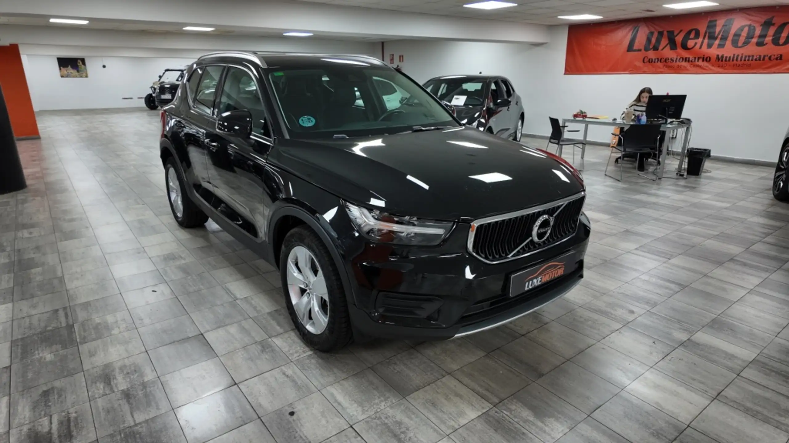 Volvo - XC40