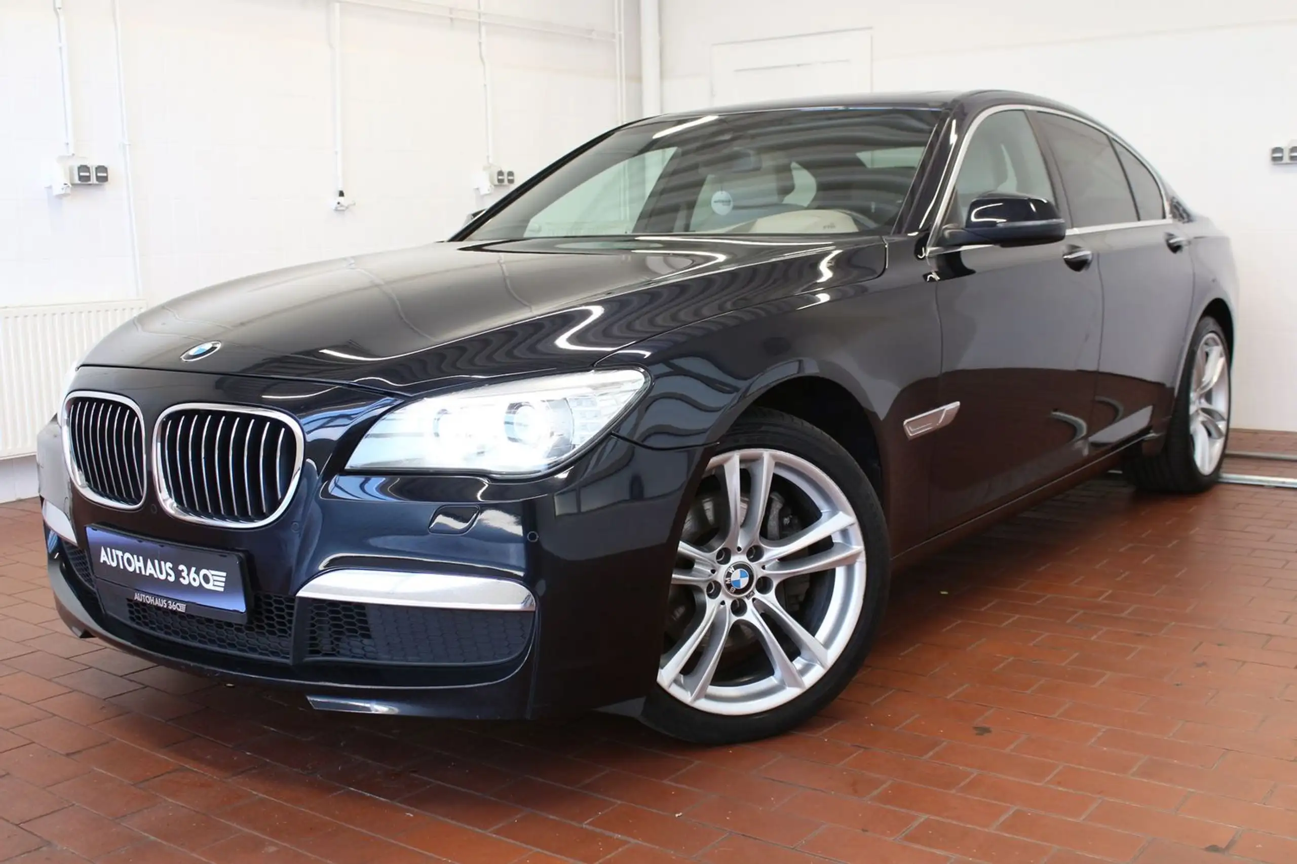 BMW 740 2014