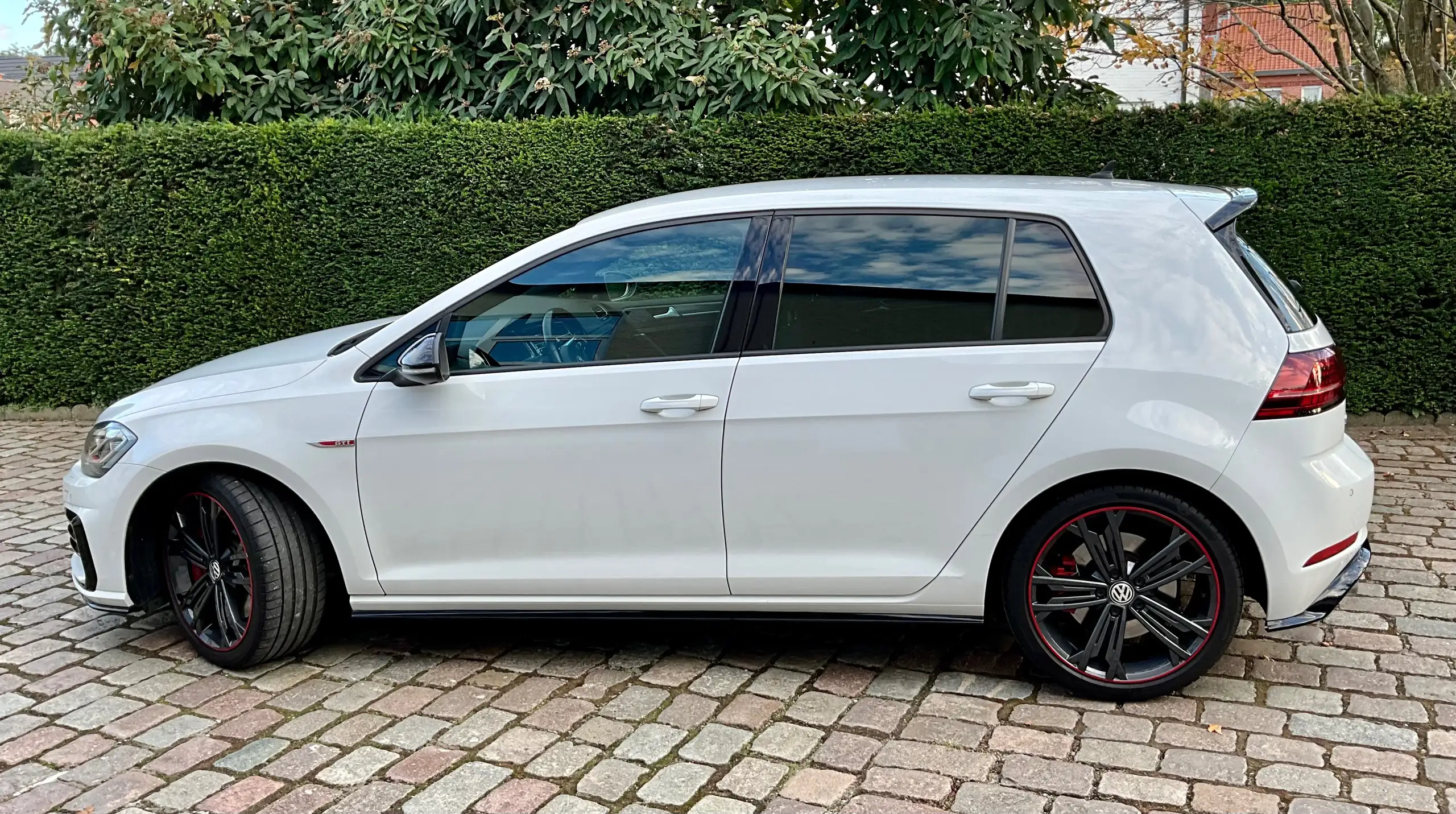 Volkswagen - Golf GTI