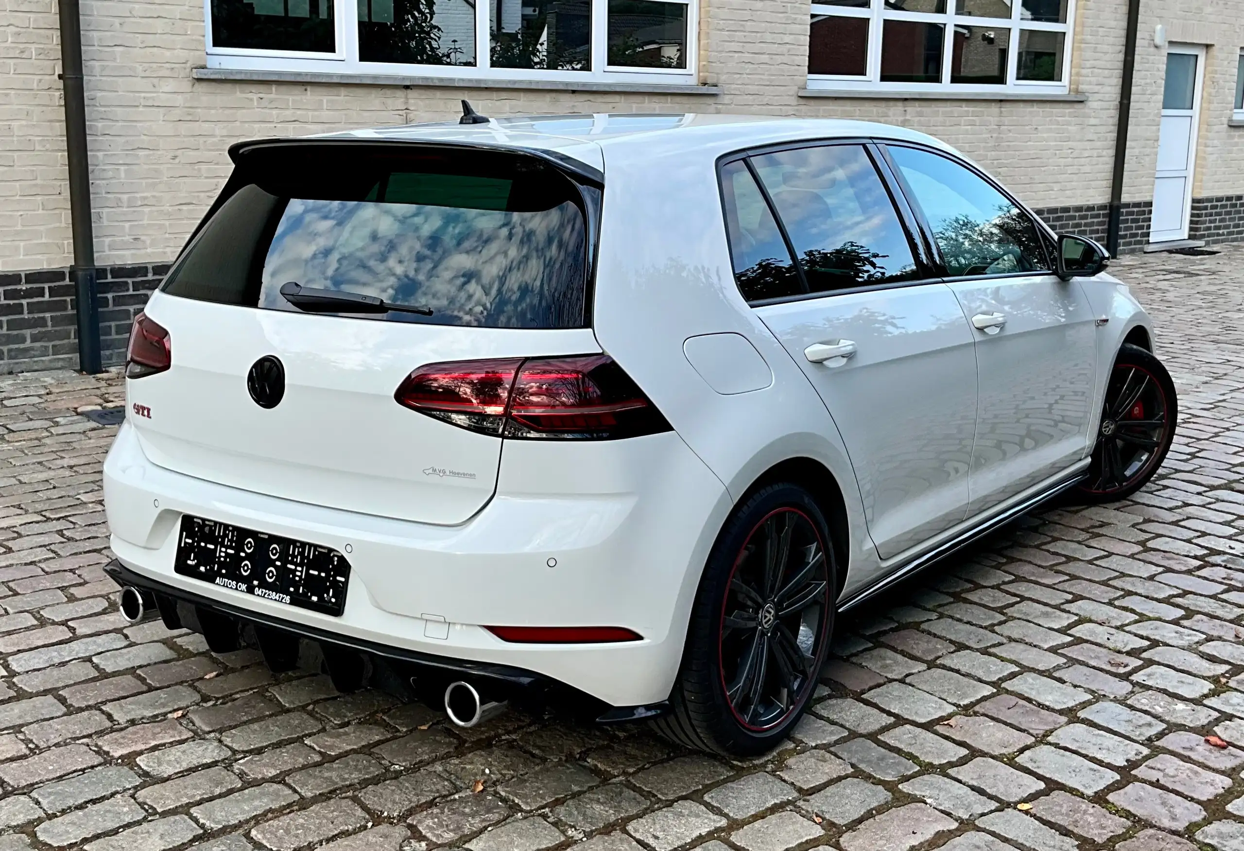 Volkswagen - Golf GTI