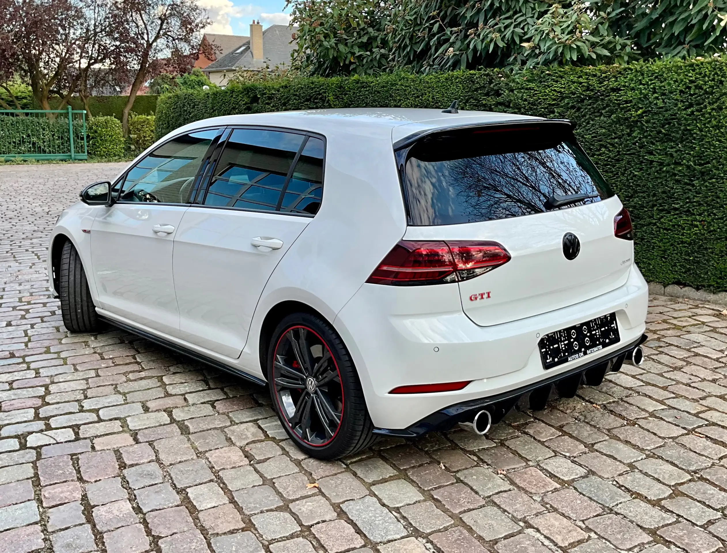 Volkswagen - Golf GTI