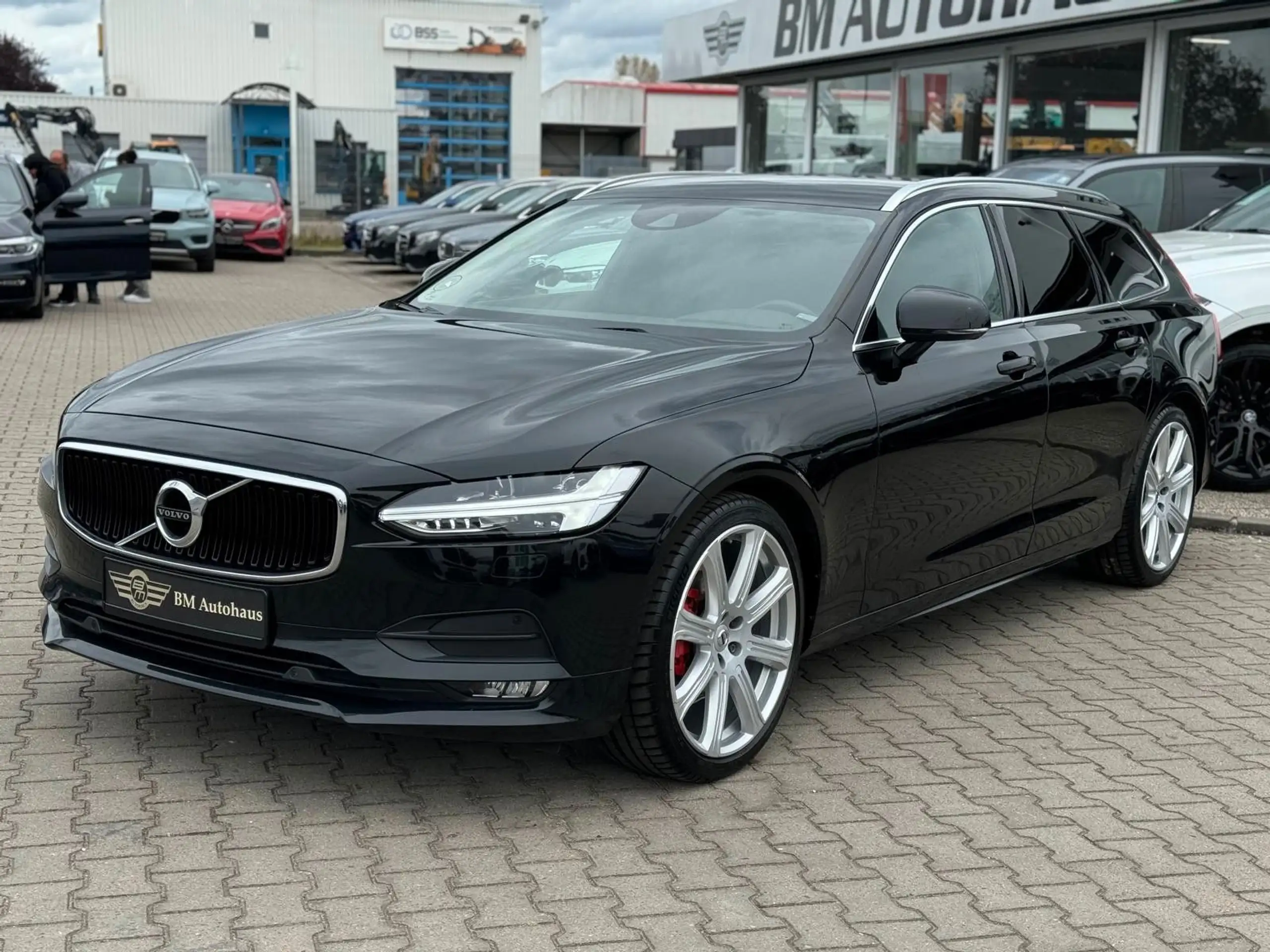 Volvo - V90