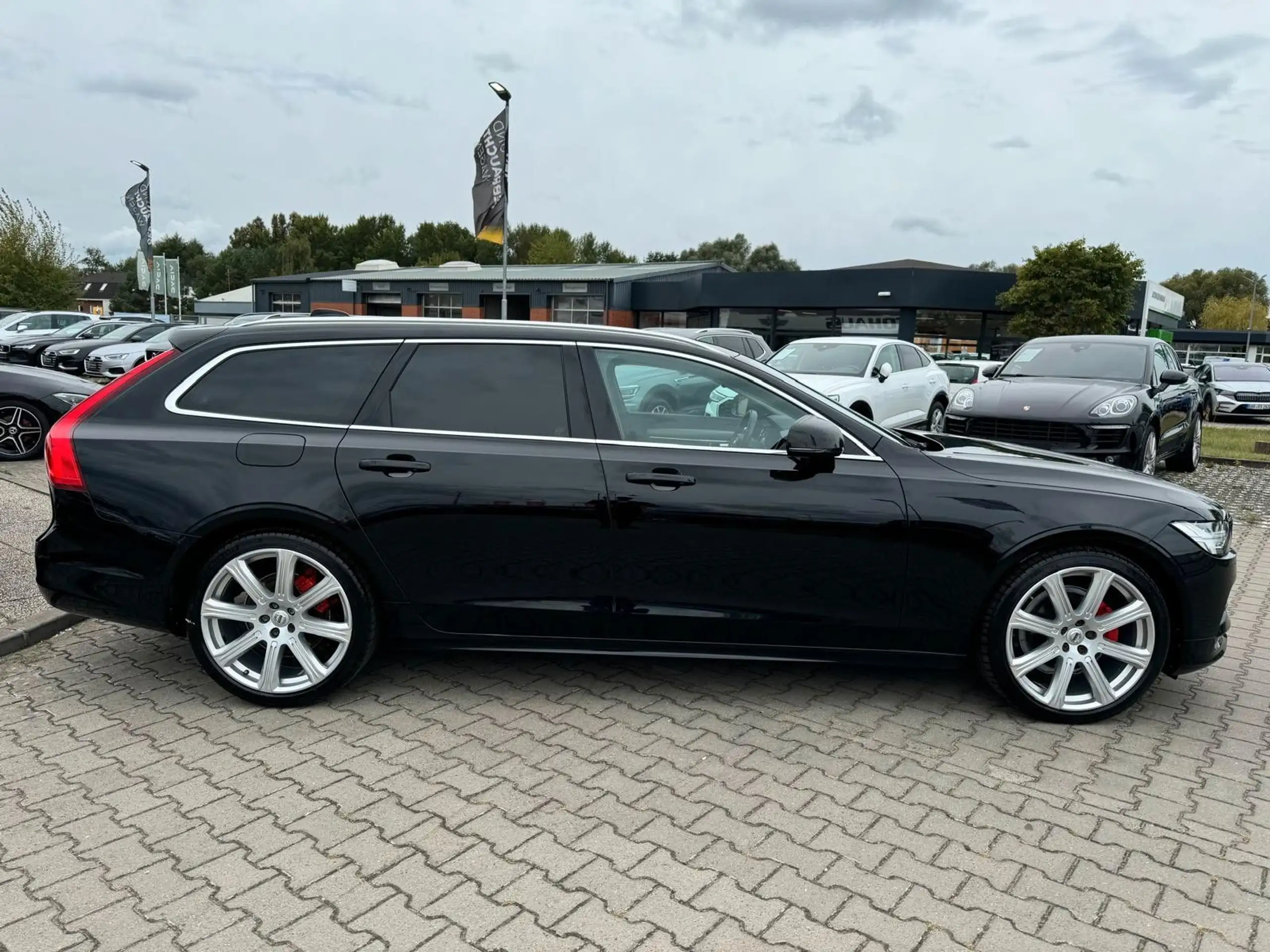 Volvo - V90