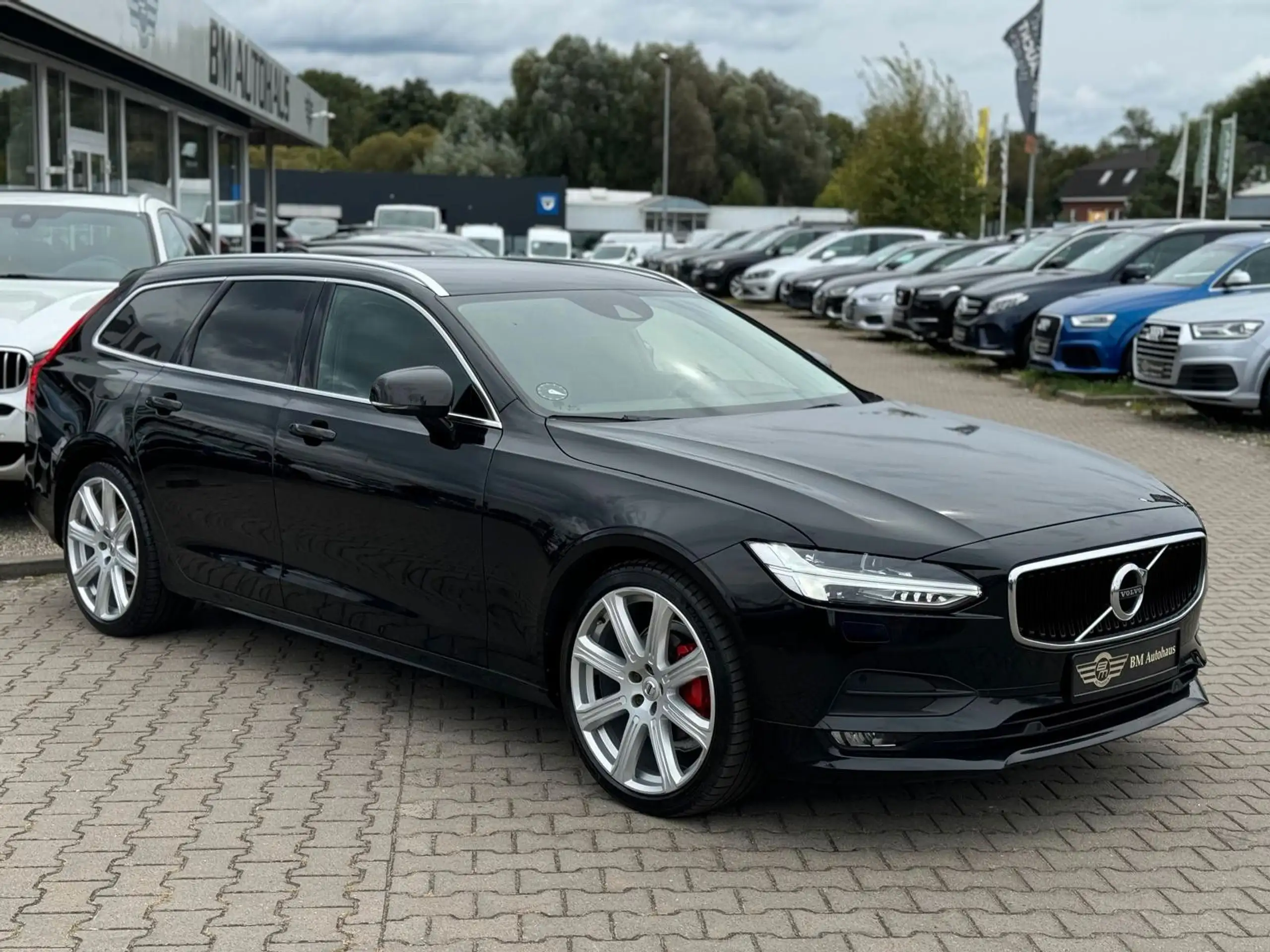 Volvo - V90