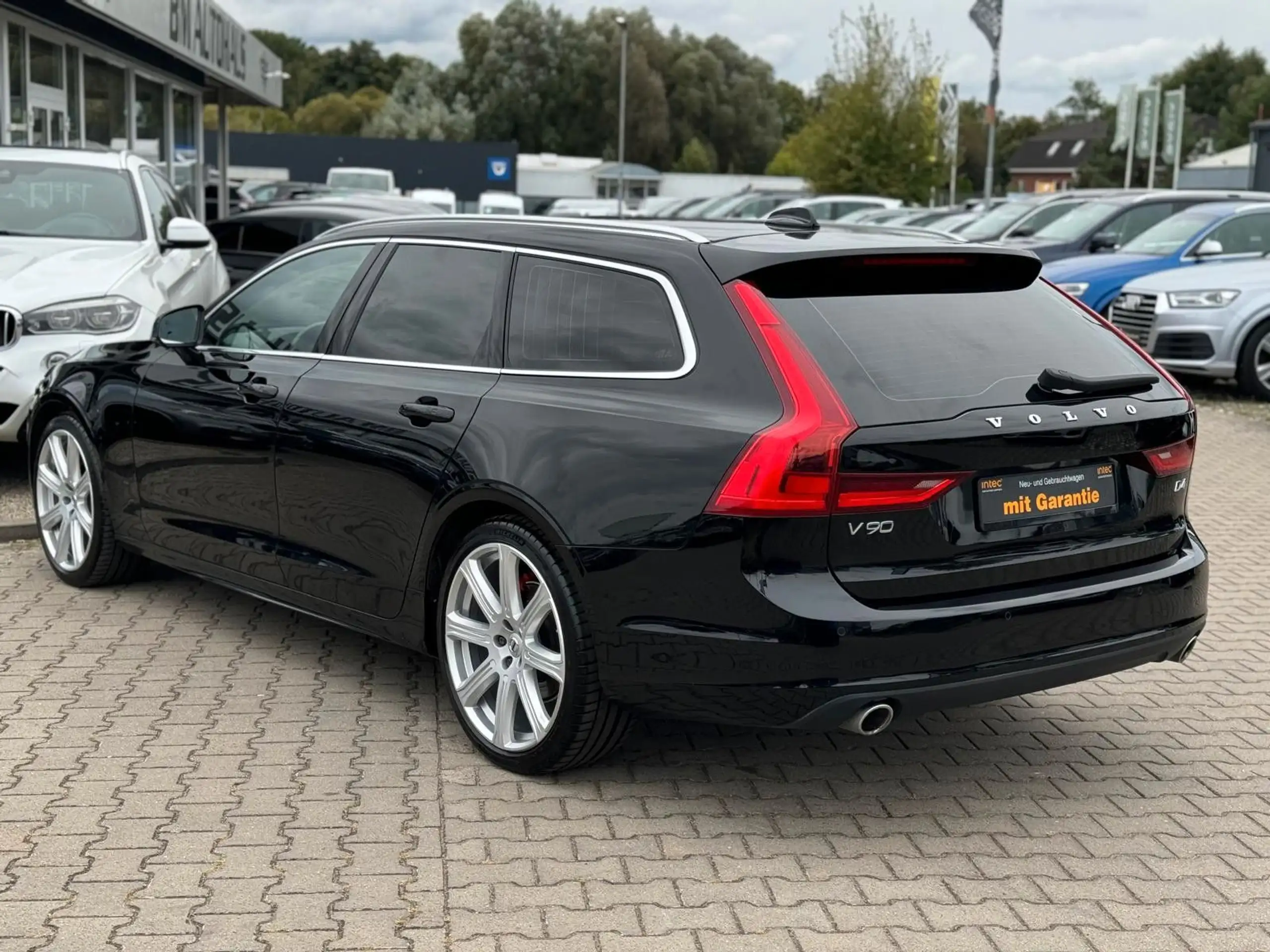 Volvo - V90