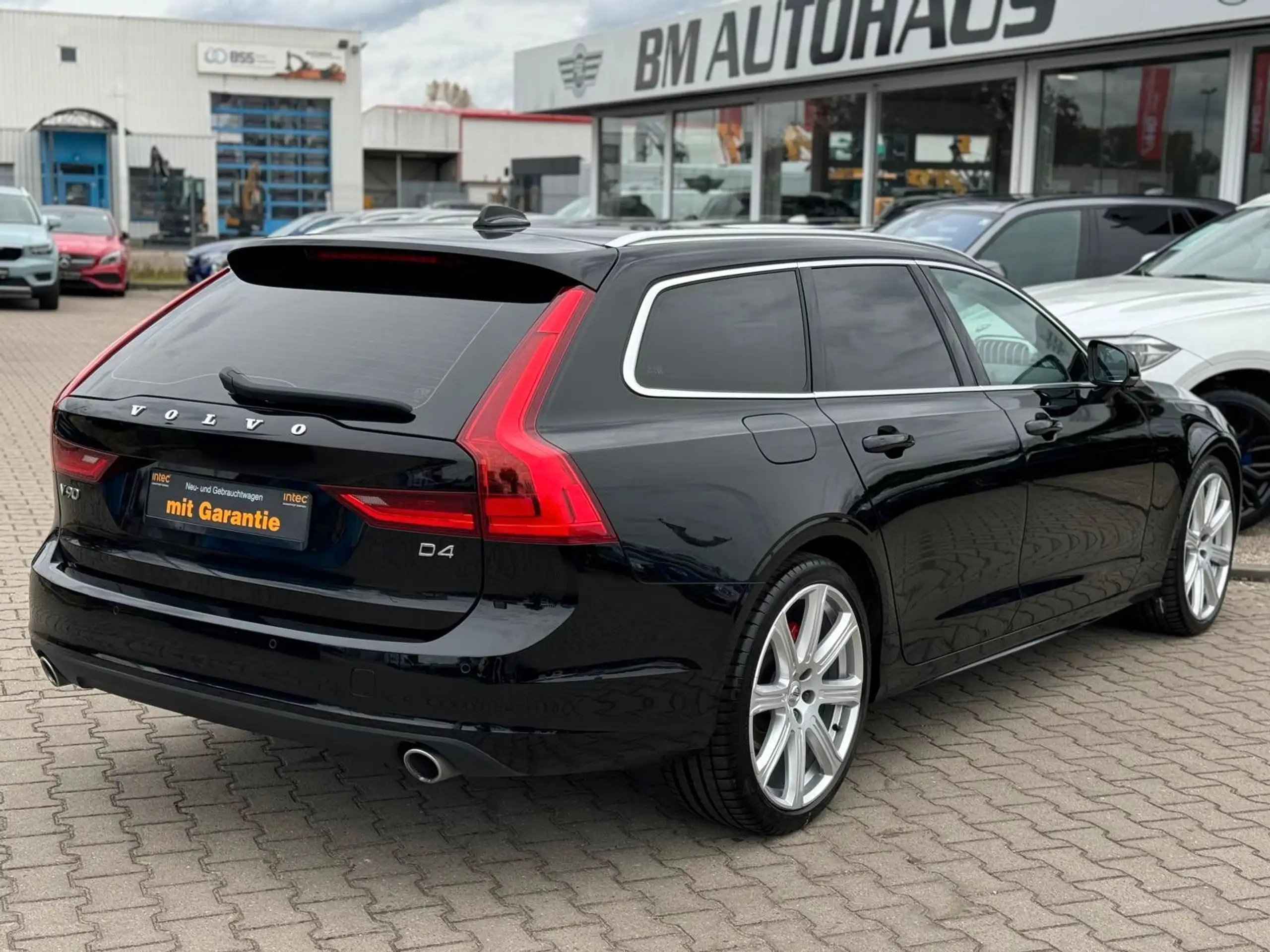 Volvo - V90