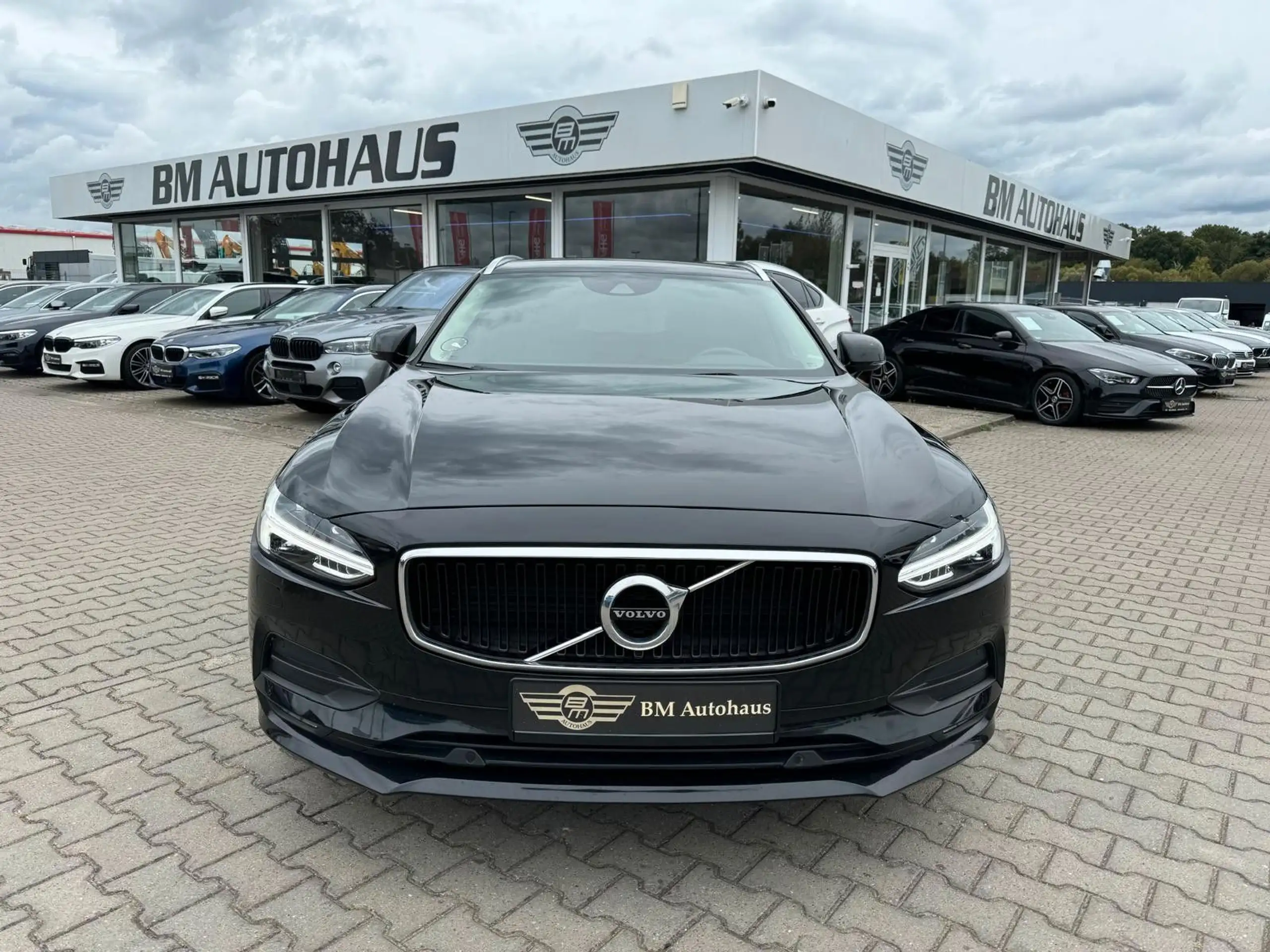 Volvo - V90