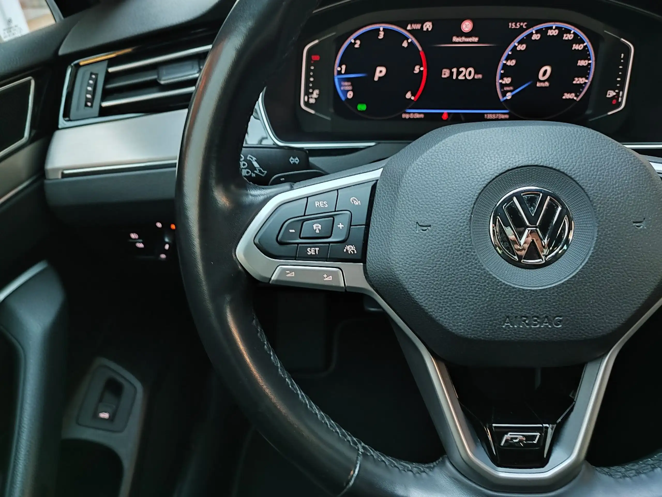 Volkswagen - Passat