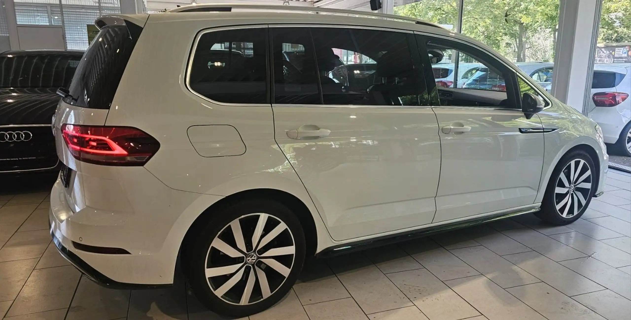 Volkswagen - Touran