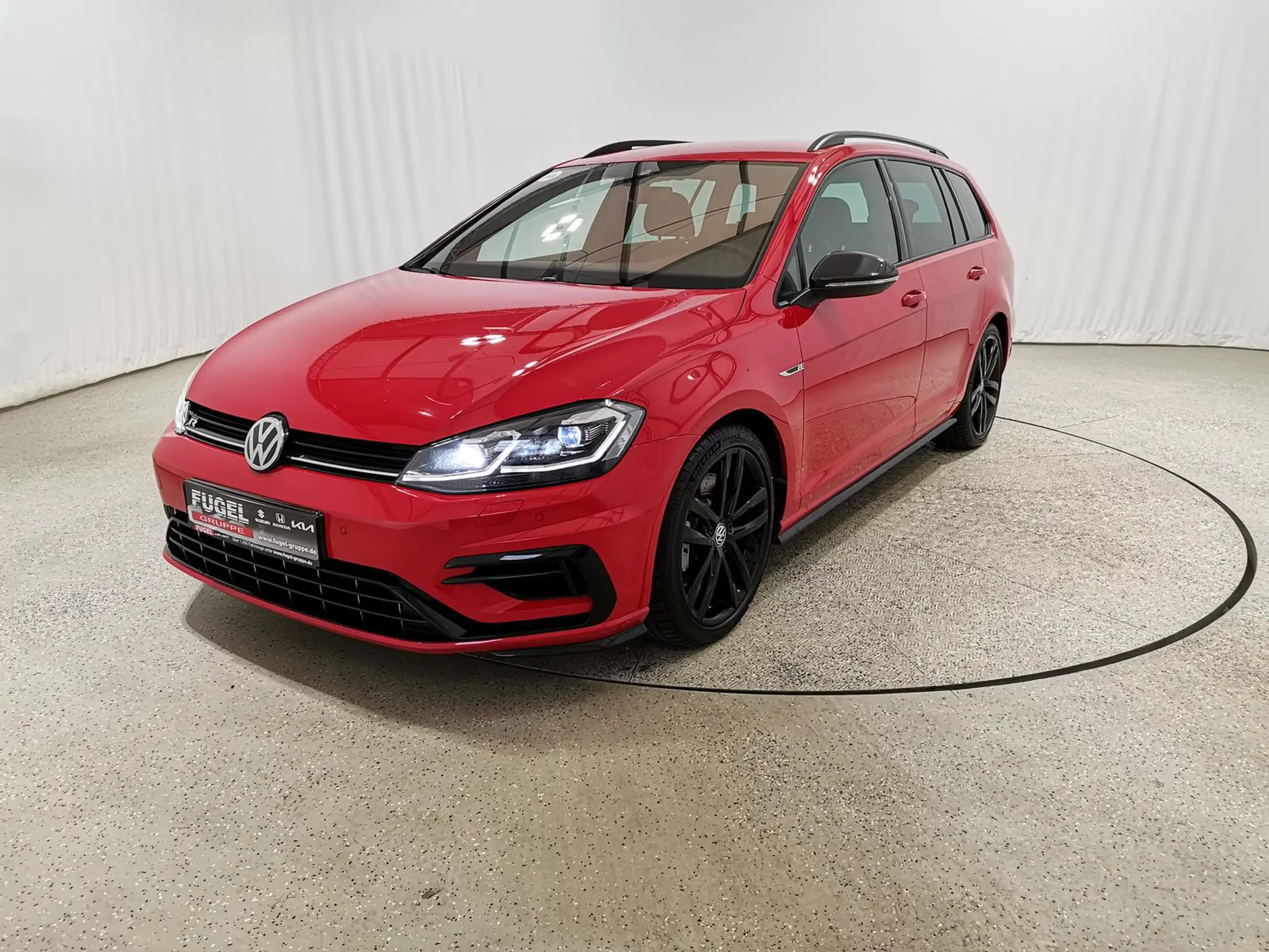 Volkswagen - Golf