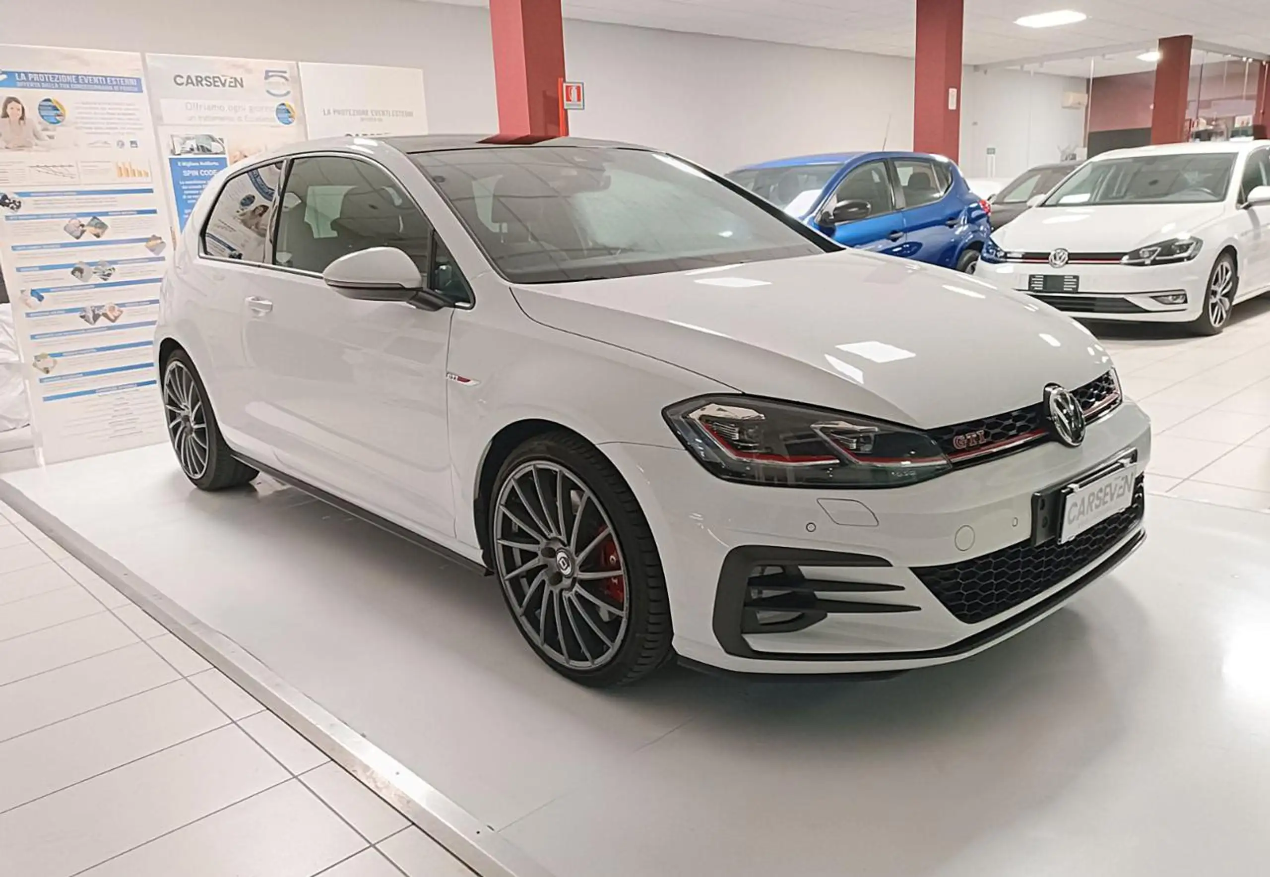 Volkswagen - Golf GTI