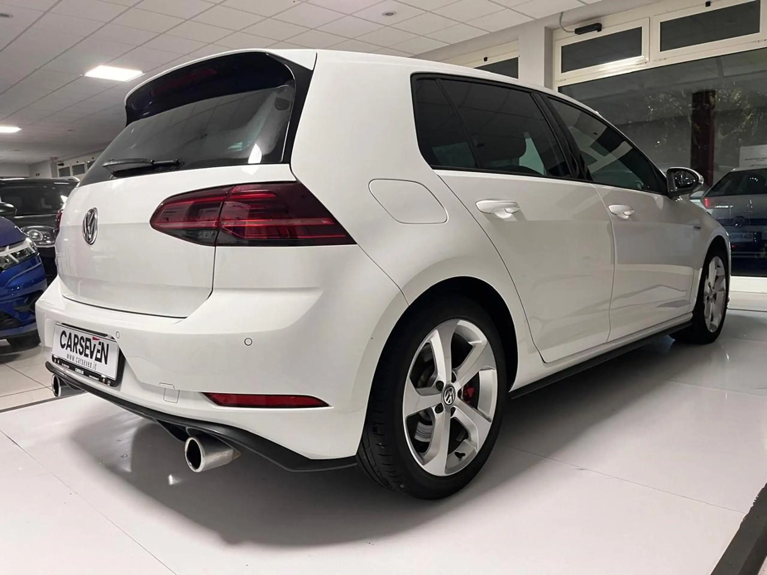 Volkswagen - Golf GTI