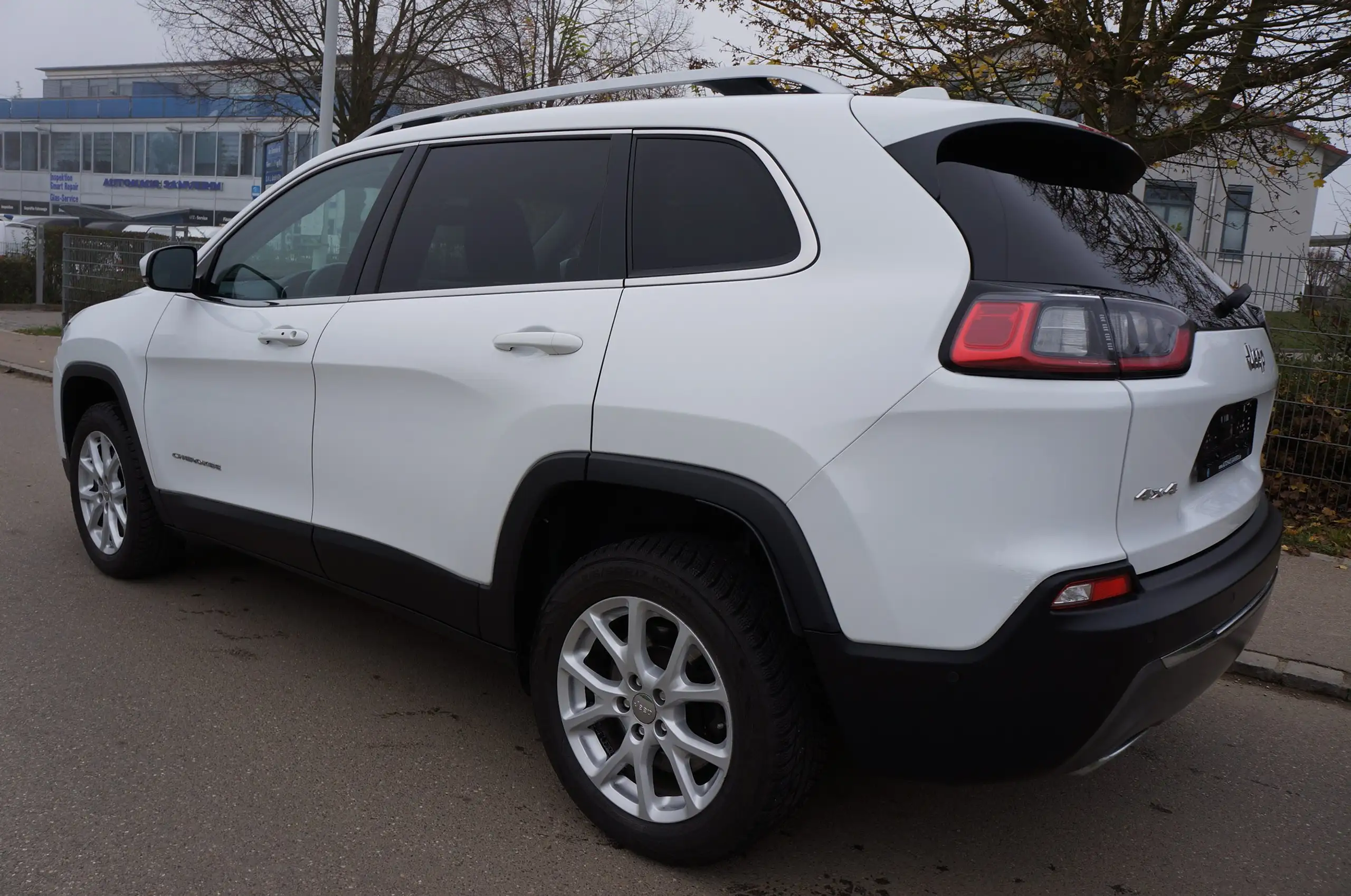 Jeep - Cherokee