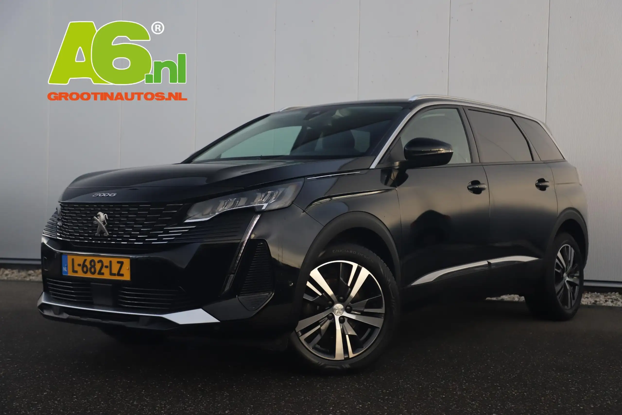 Peugeot 5008 2021