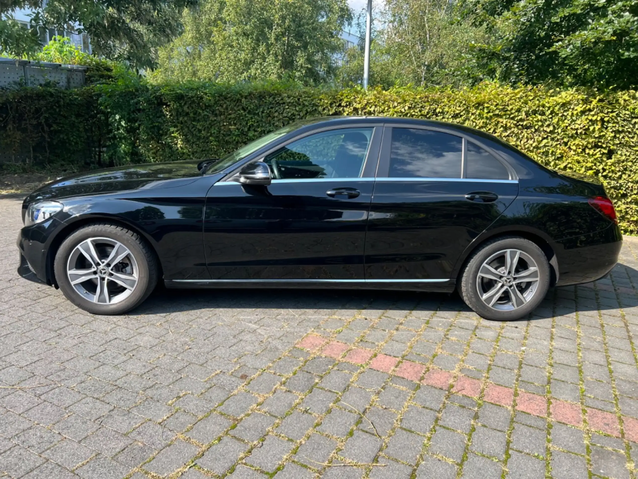 Mercedes-Benz - C 220