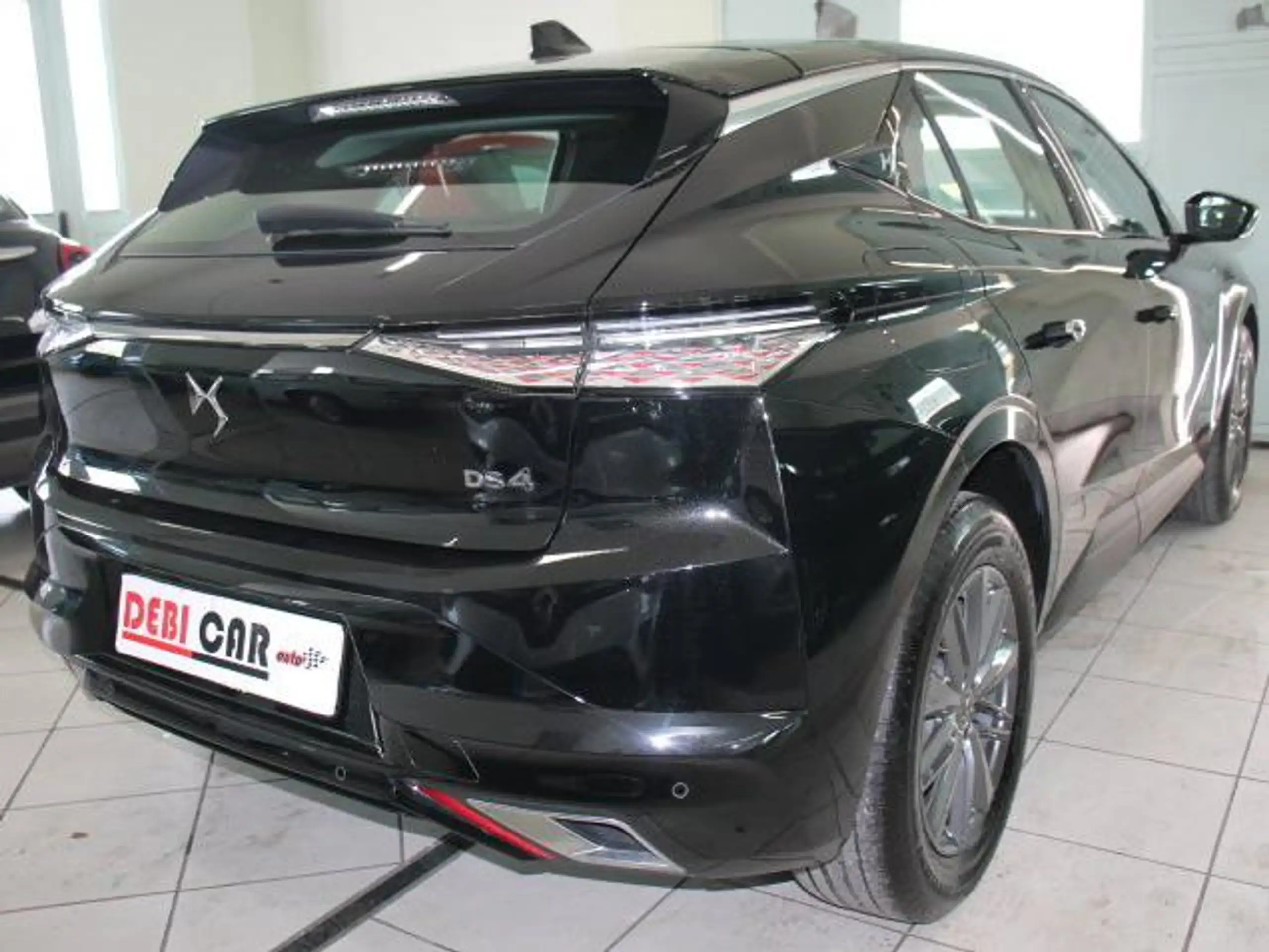 DS Automobiles - DS 4