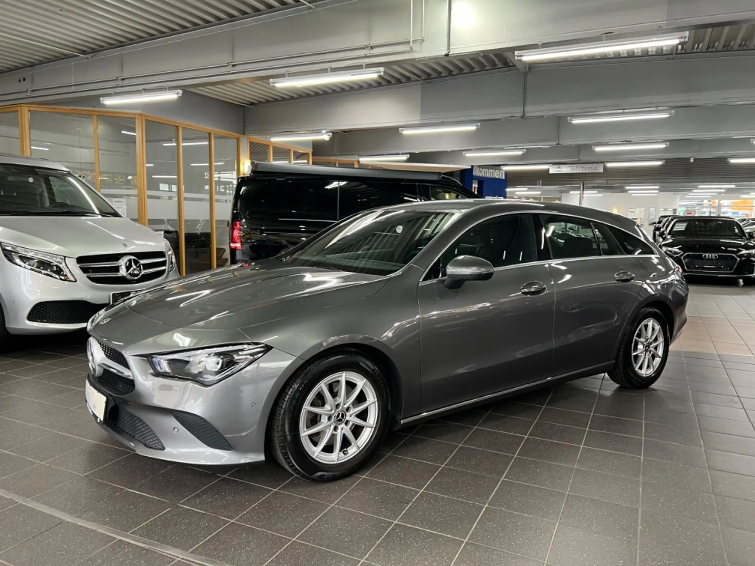 Mercedes-Benz - CLA 180