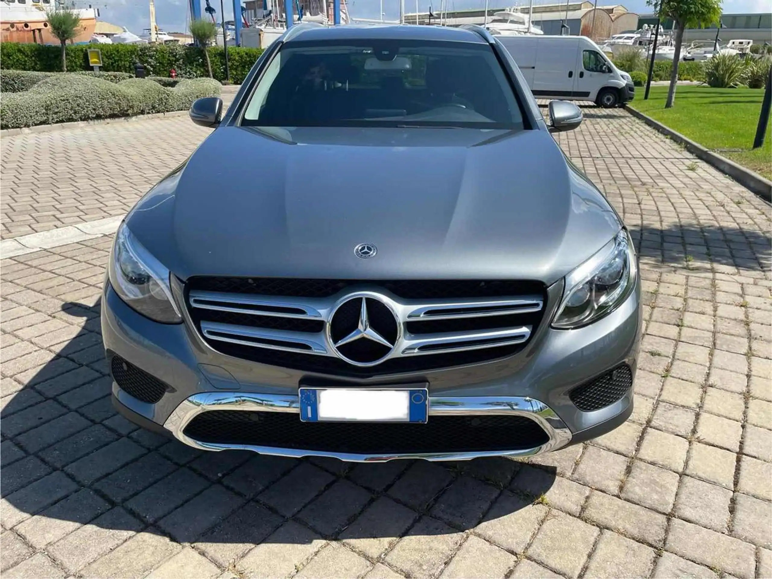 Mercedes-Benz - GLC 220