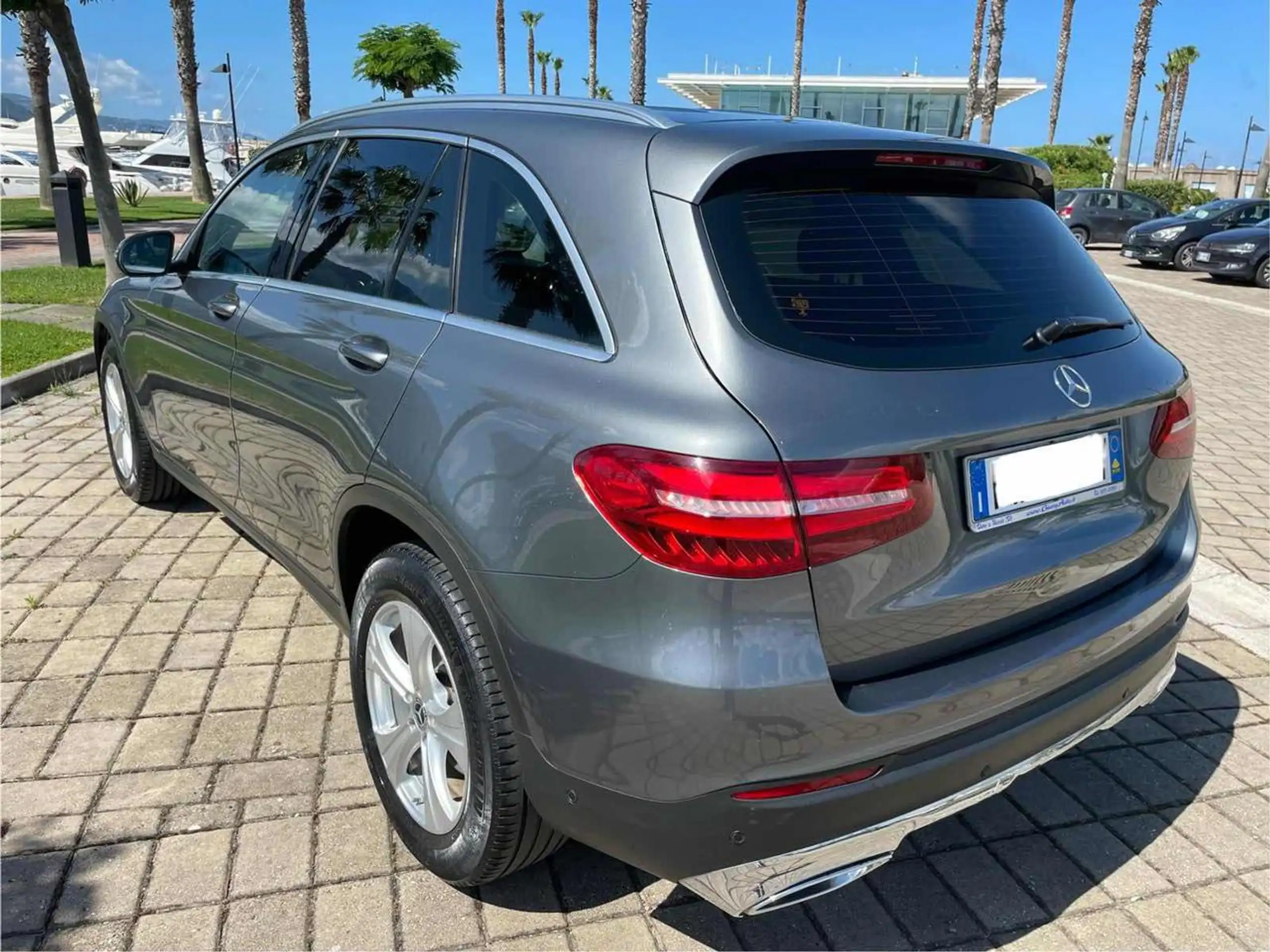 Mercedes-Benz - GLC 220