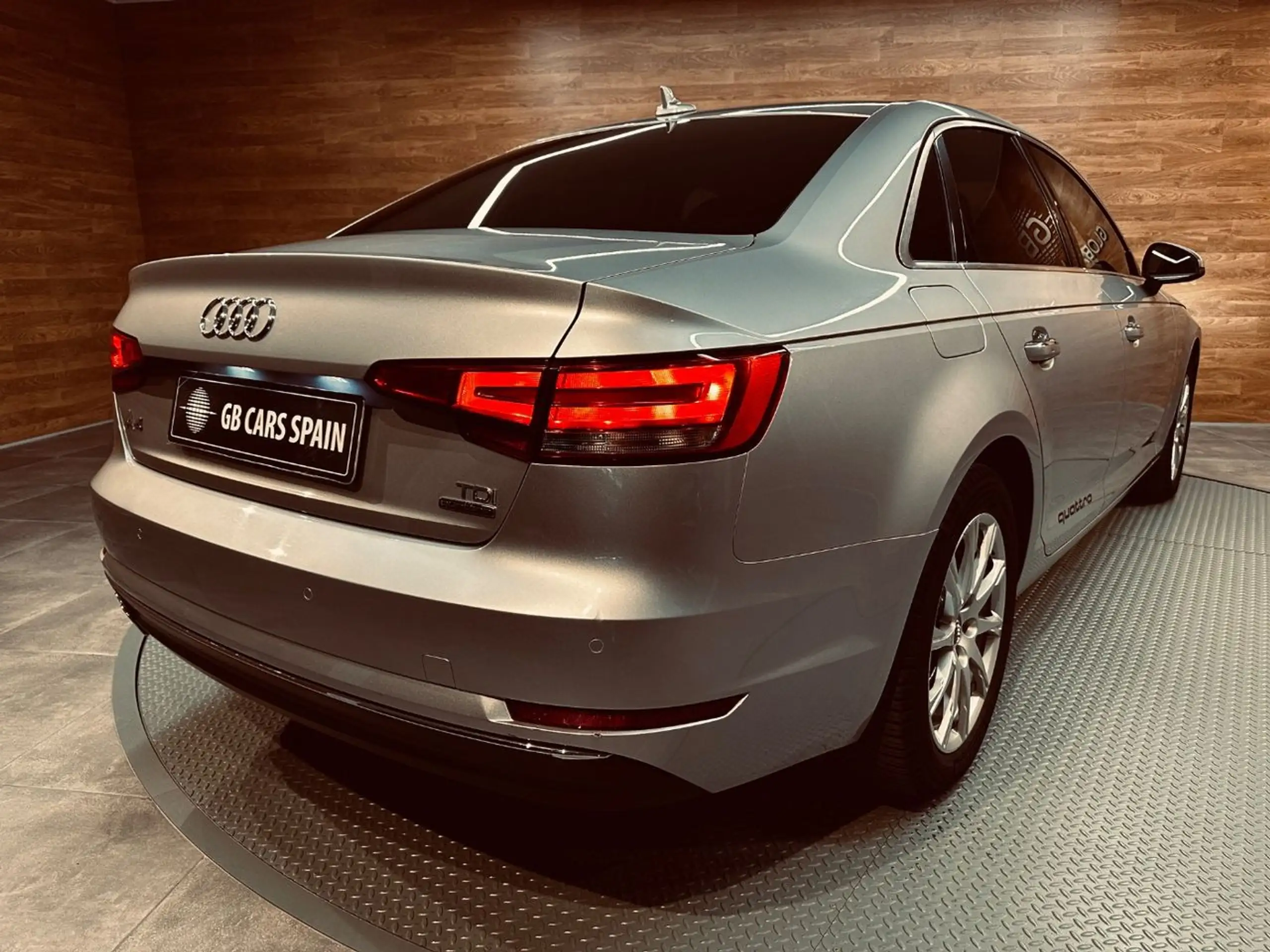 Audi - A4