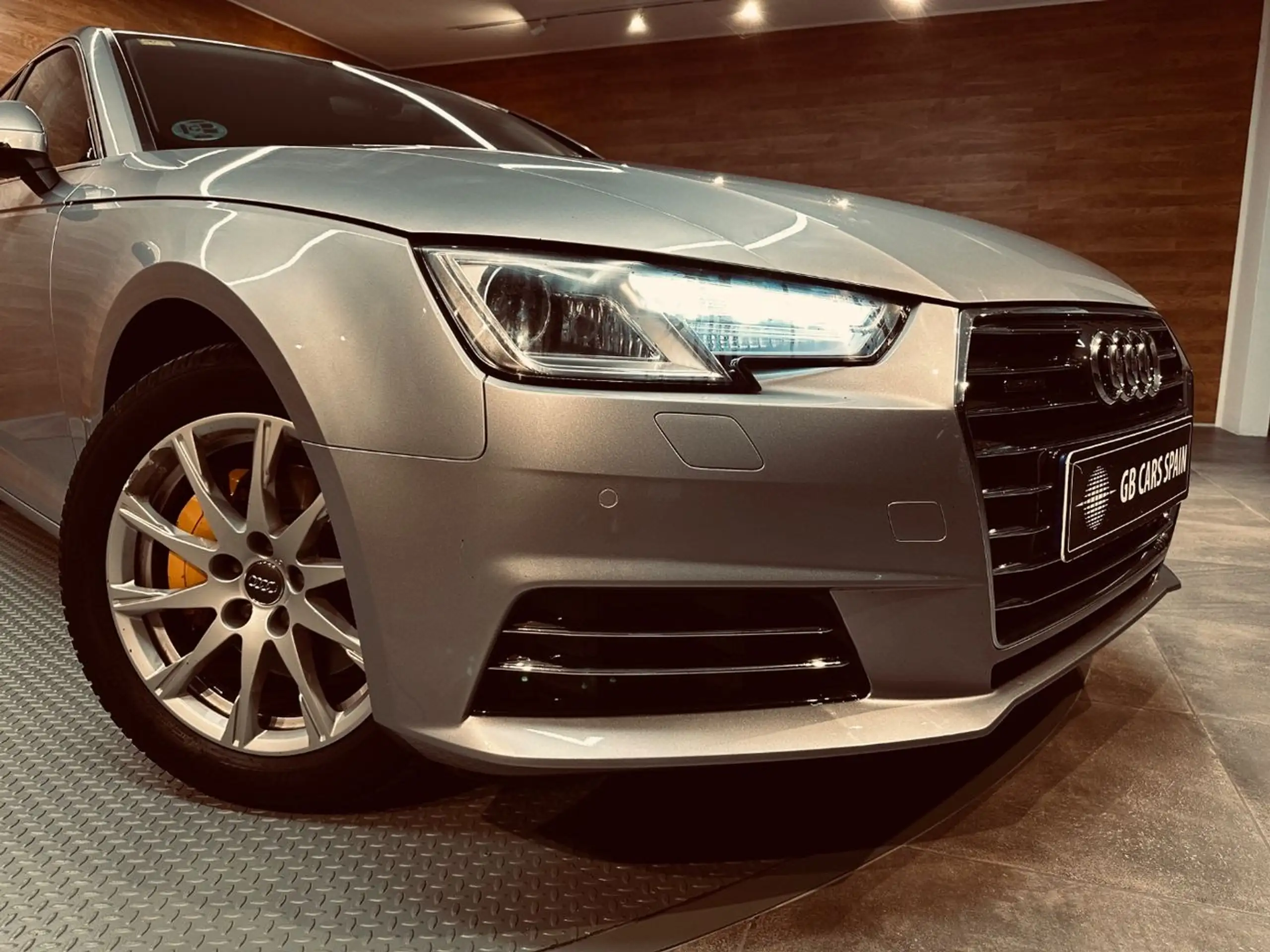 Audi - A4