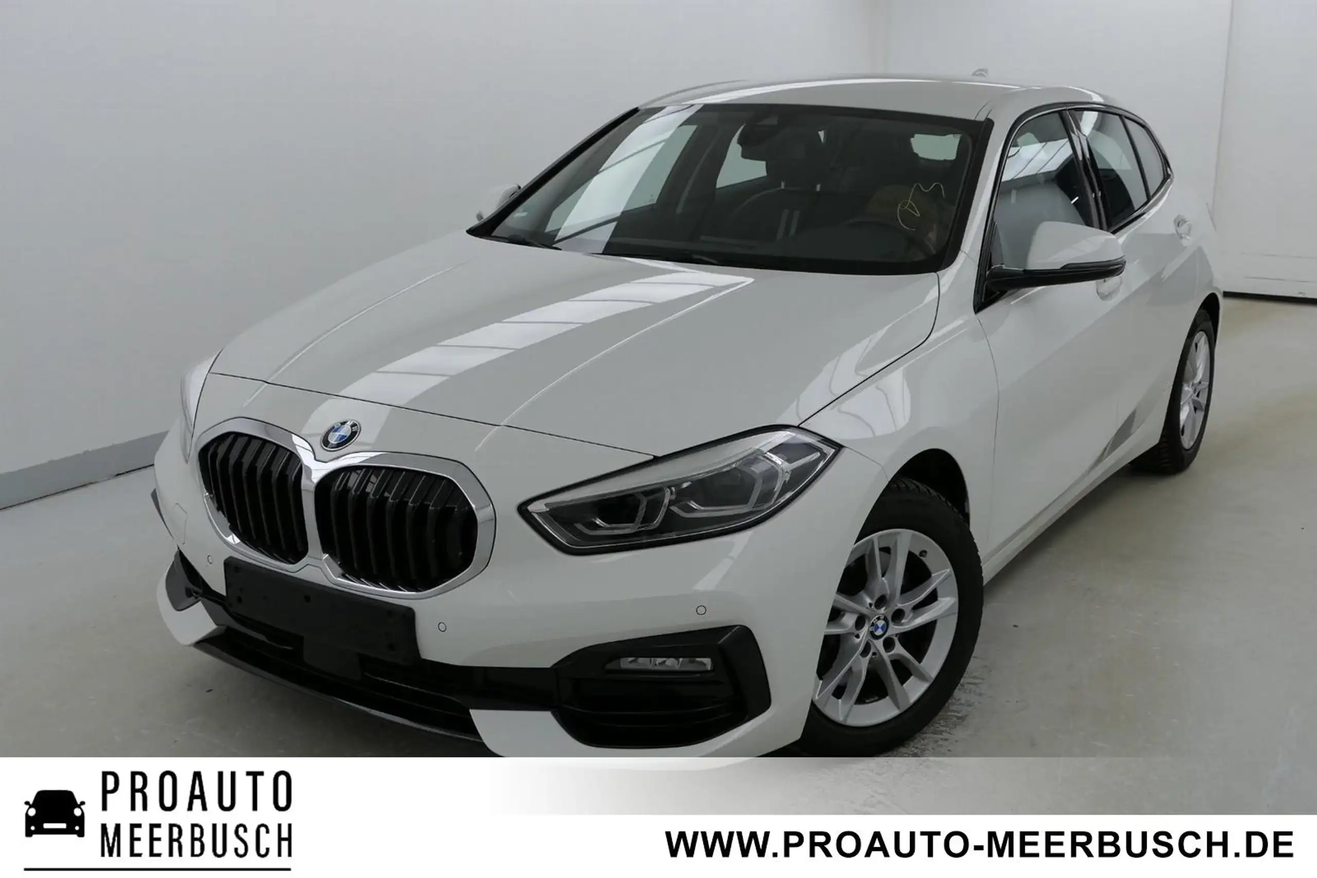 BMW 118 2023