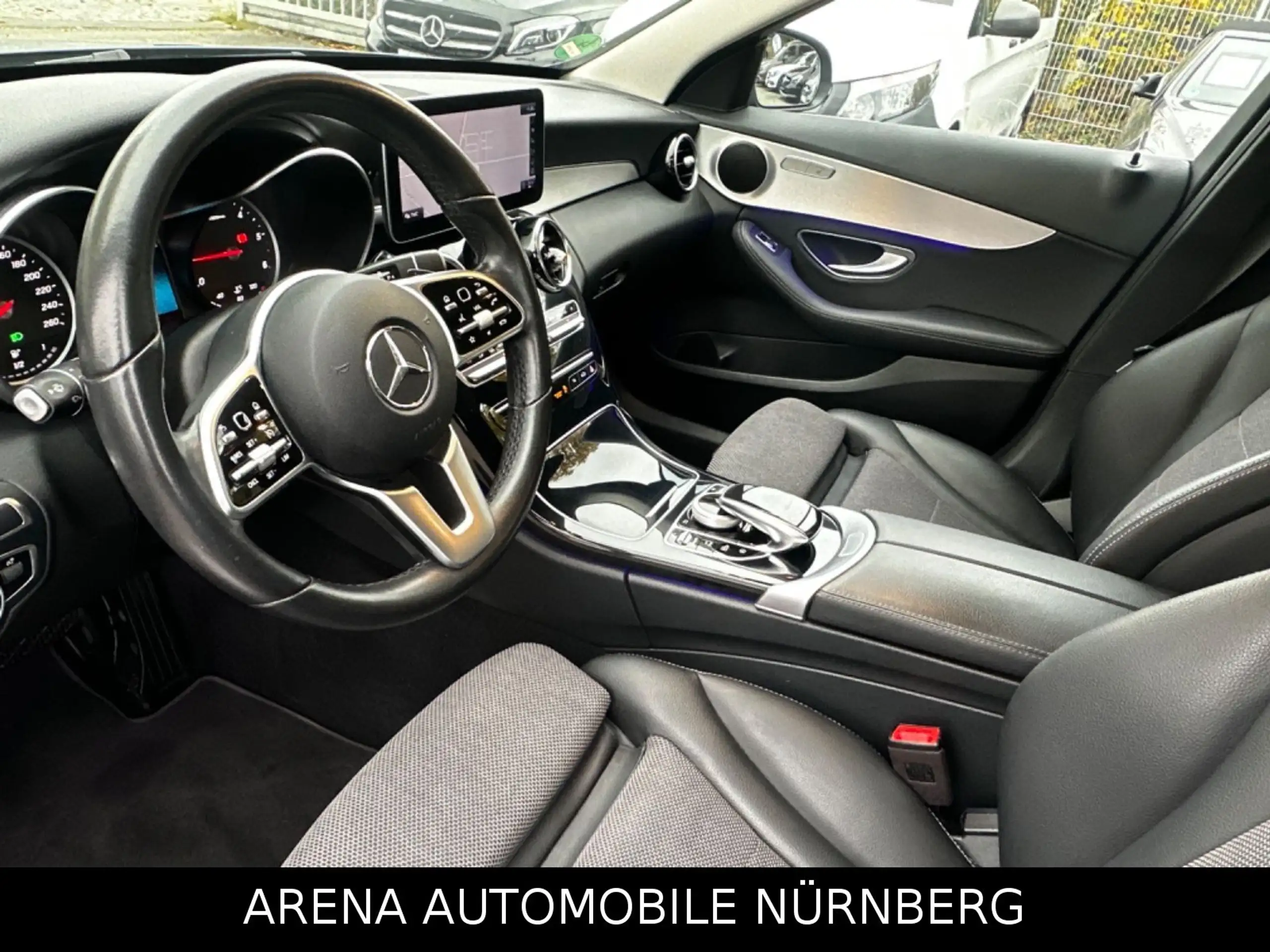 Mercedes-Benz - C 220