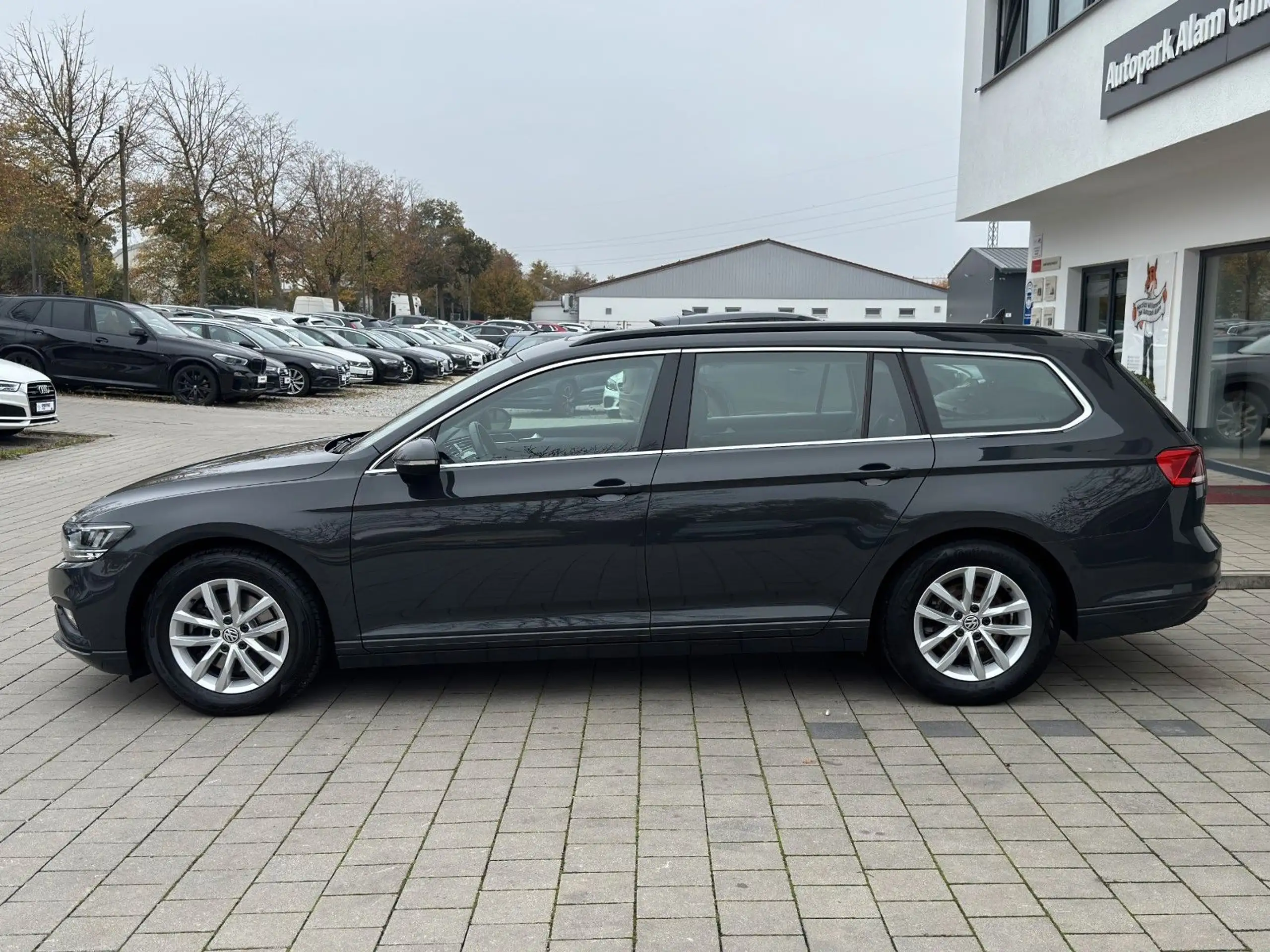 Volkswagen - Passat Variant