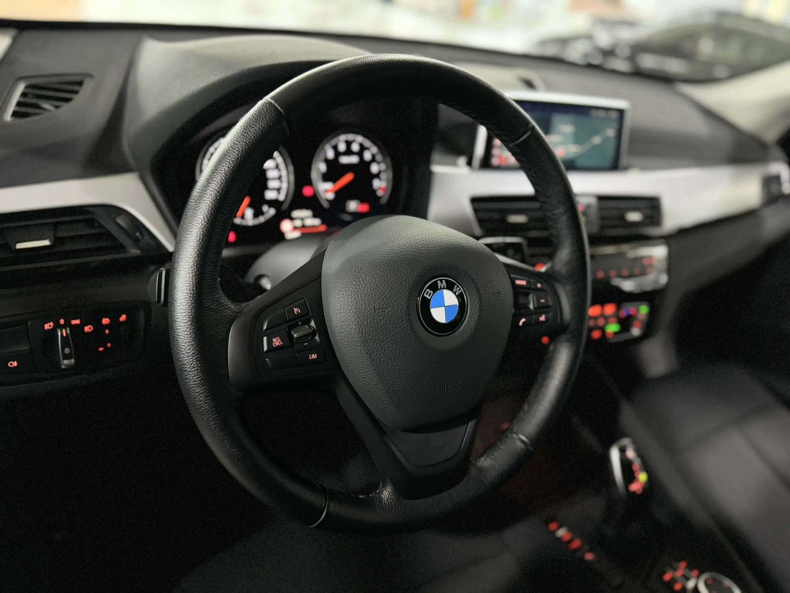 BMW - X1