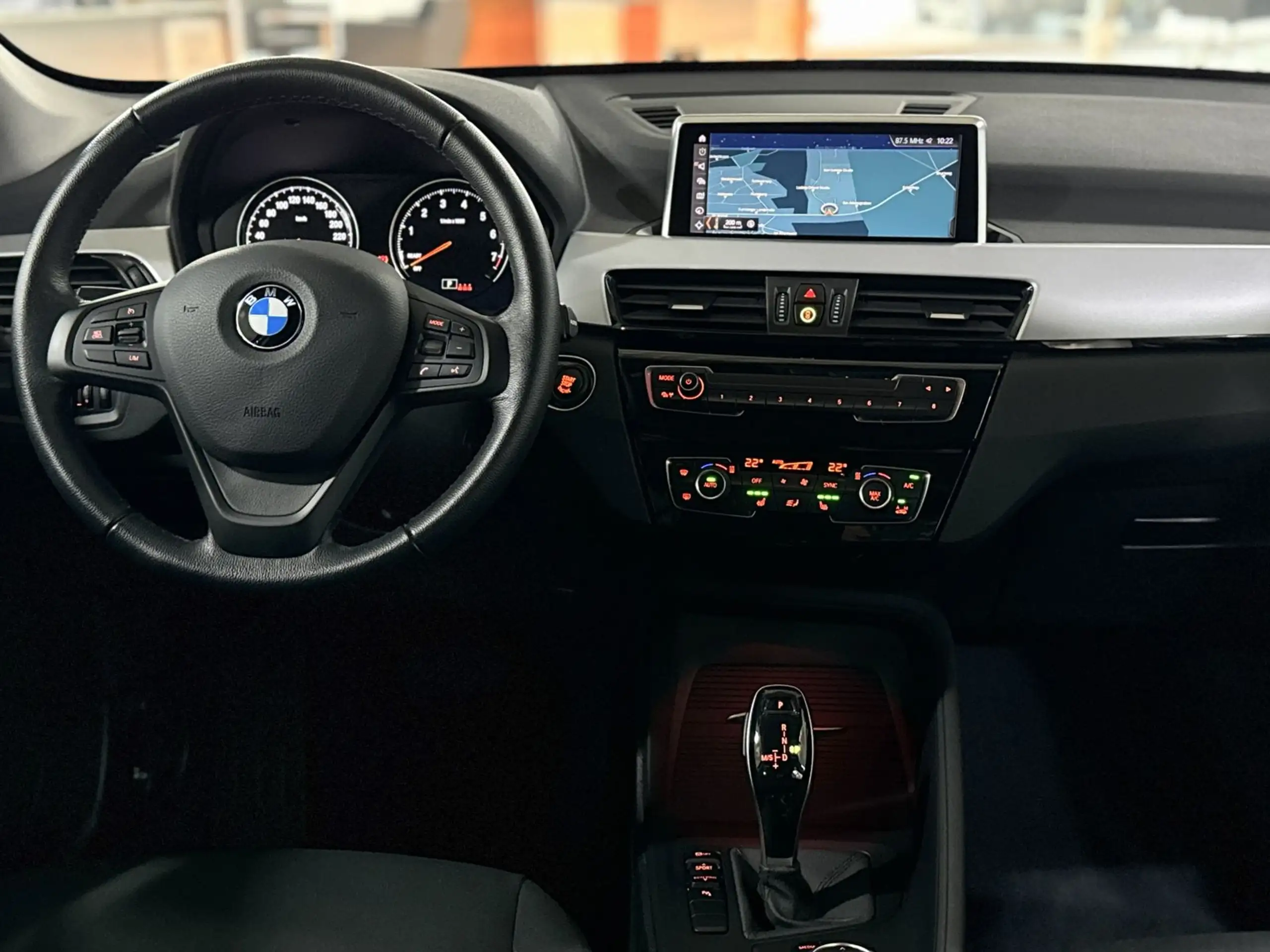 BMW - X1