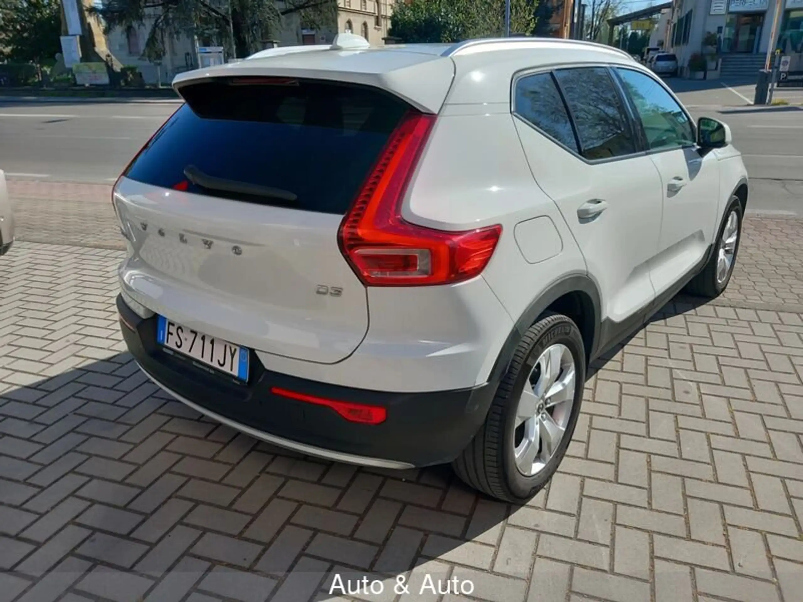 Volvo - XC40