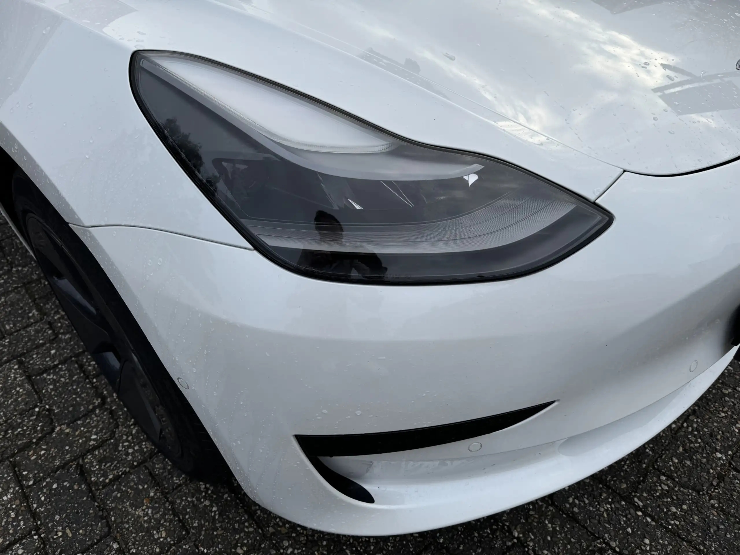 Tesla - Model 3