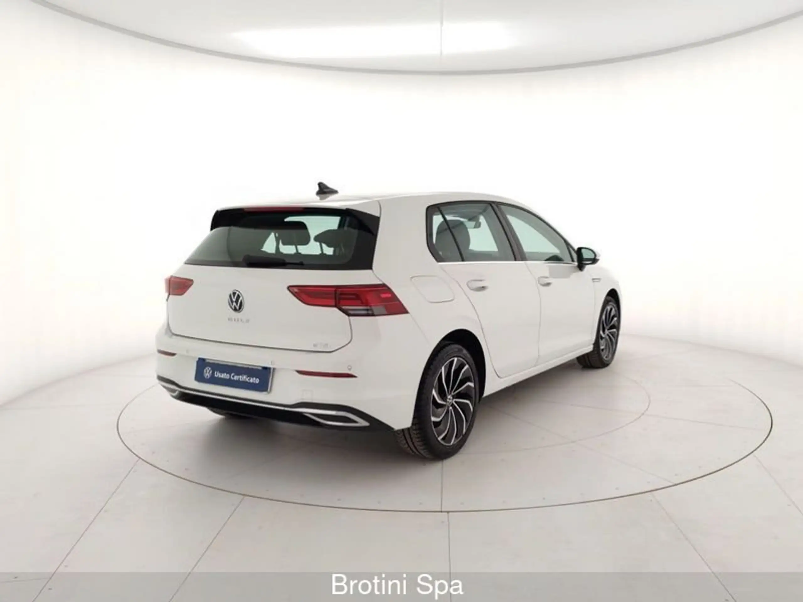 Volkswagen - Golf