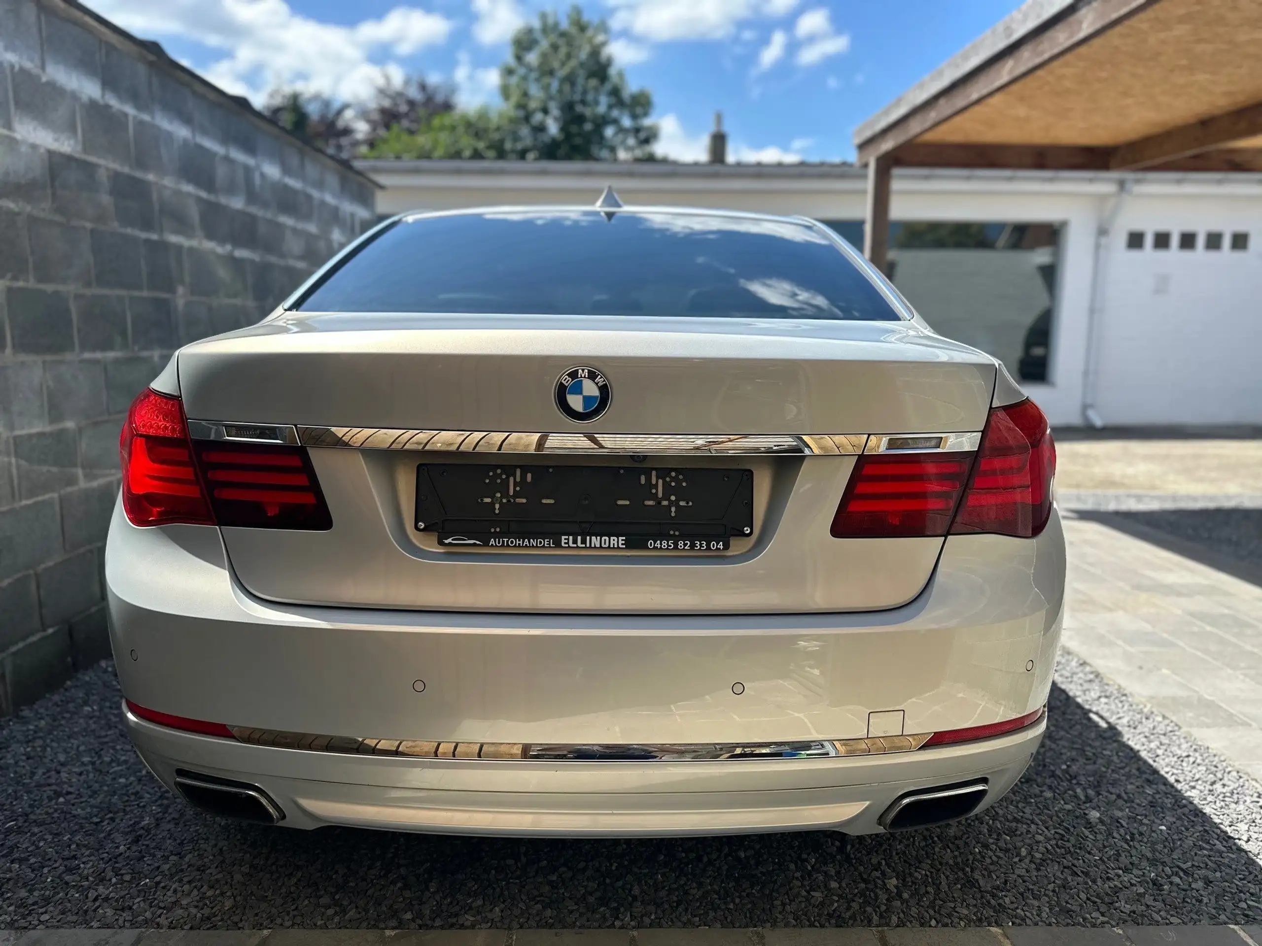 BMW - 750