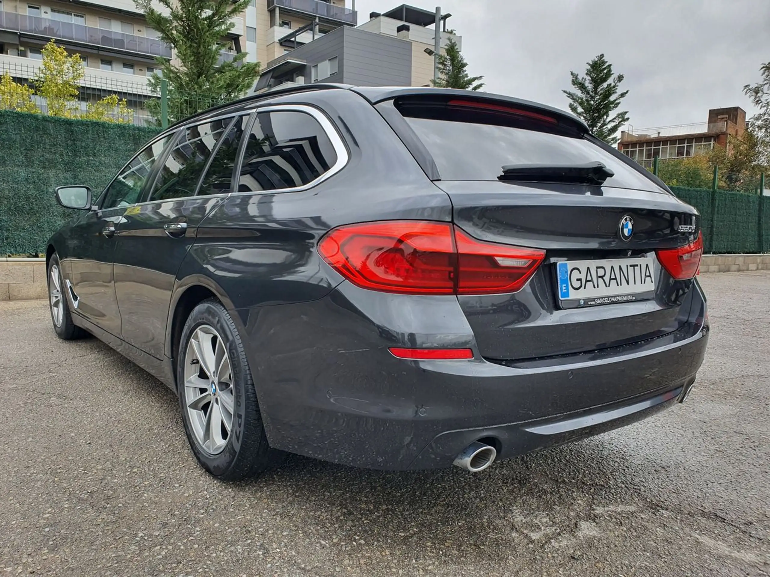 BMW - 520