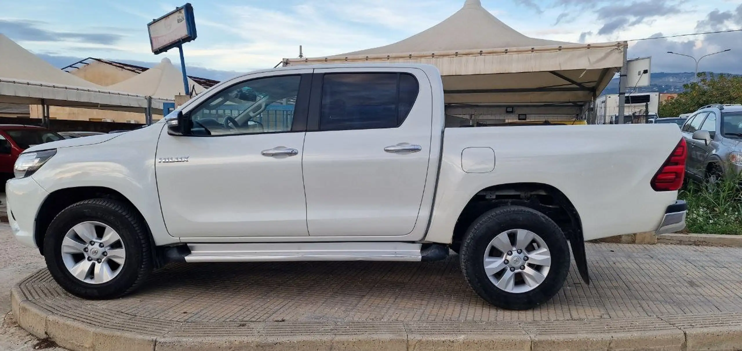 Toyota - Hilux