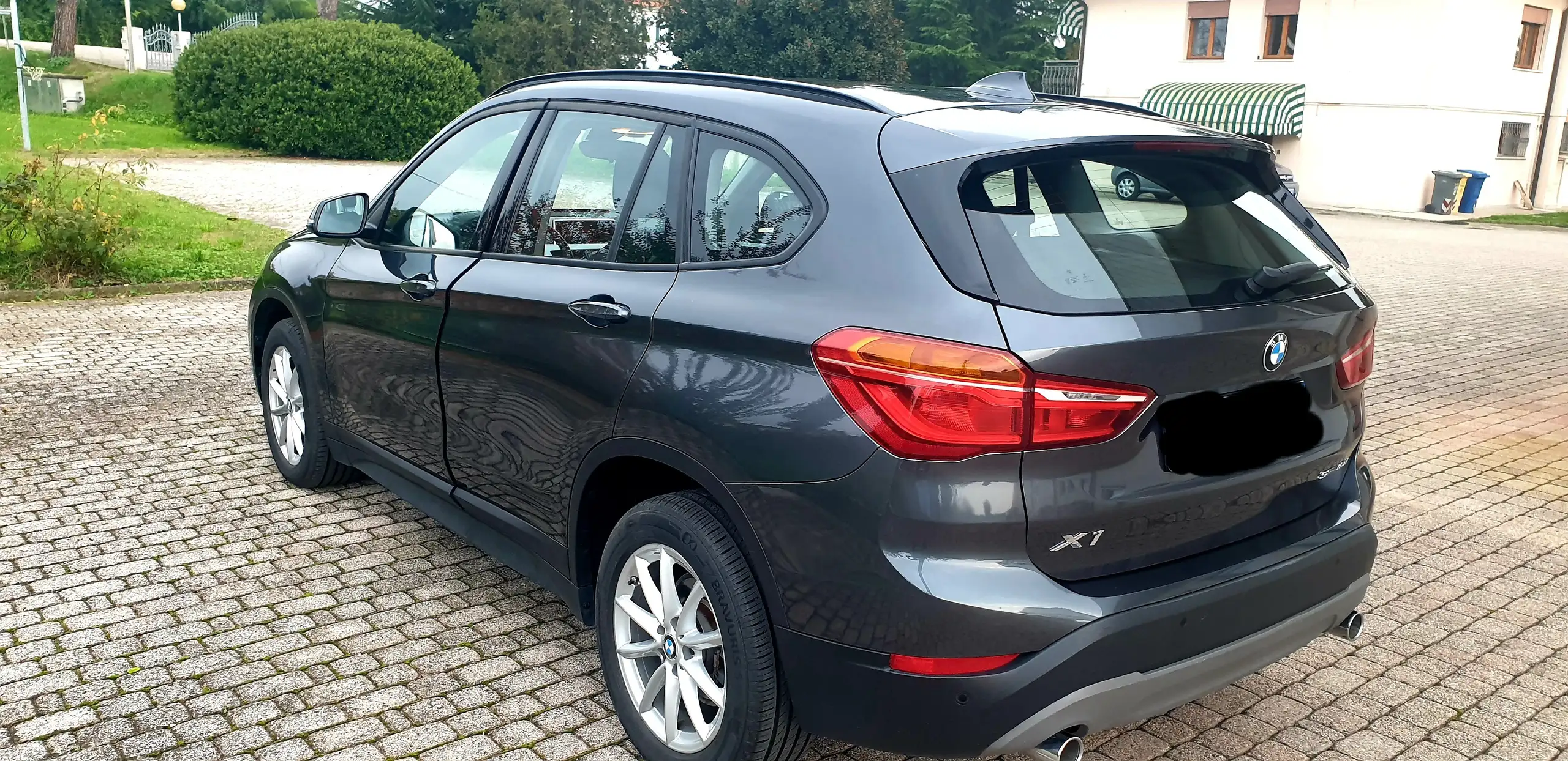 BMW - X1