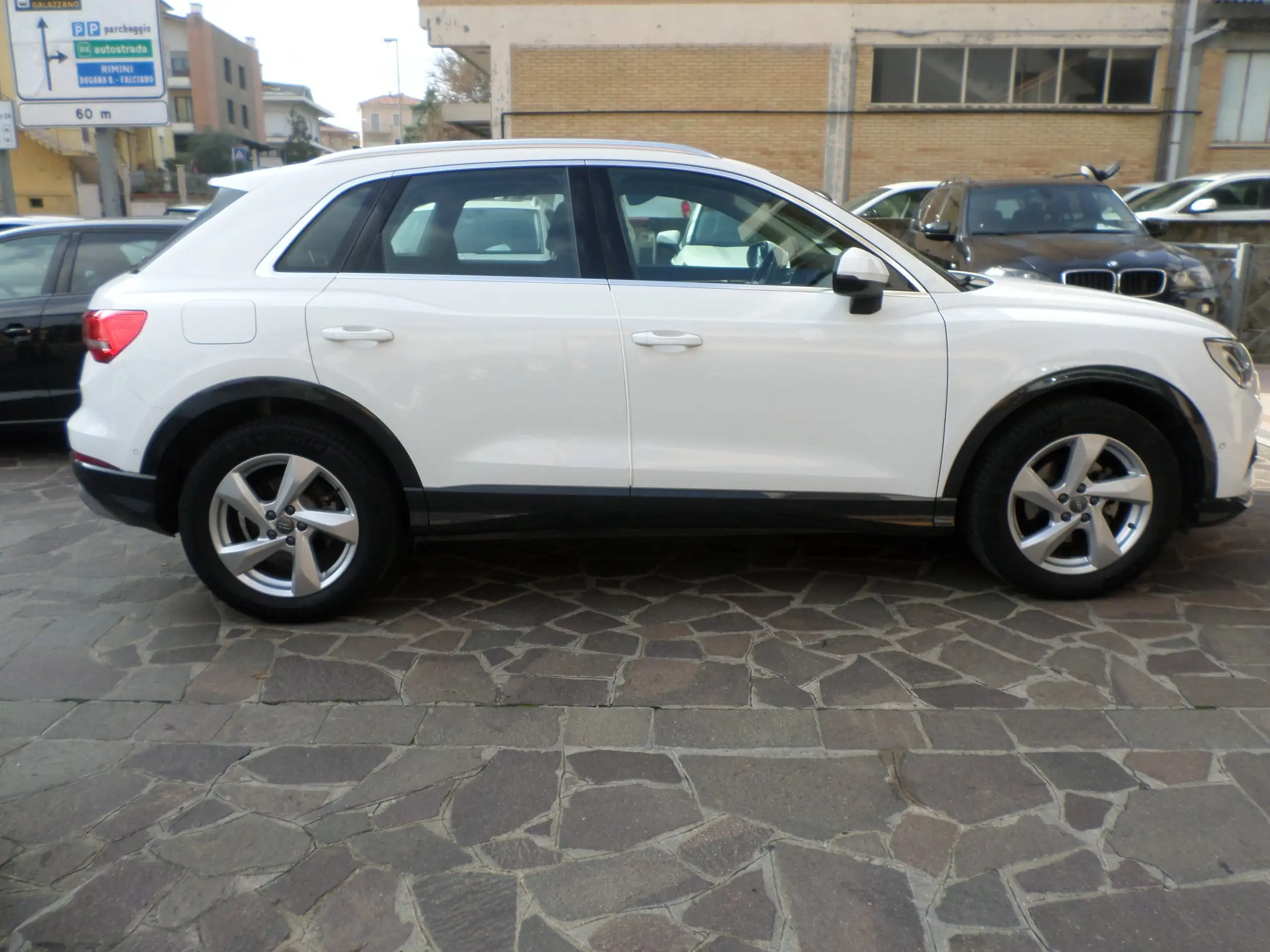 Audi - Q3