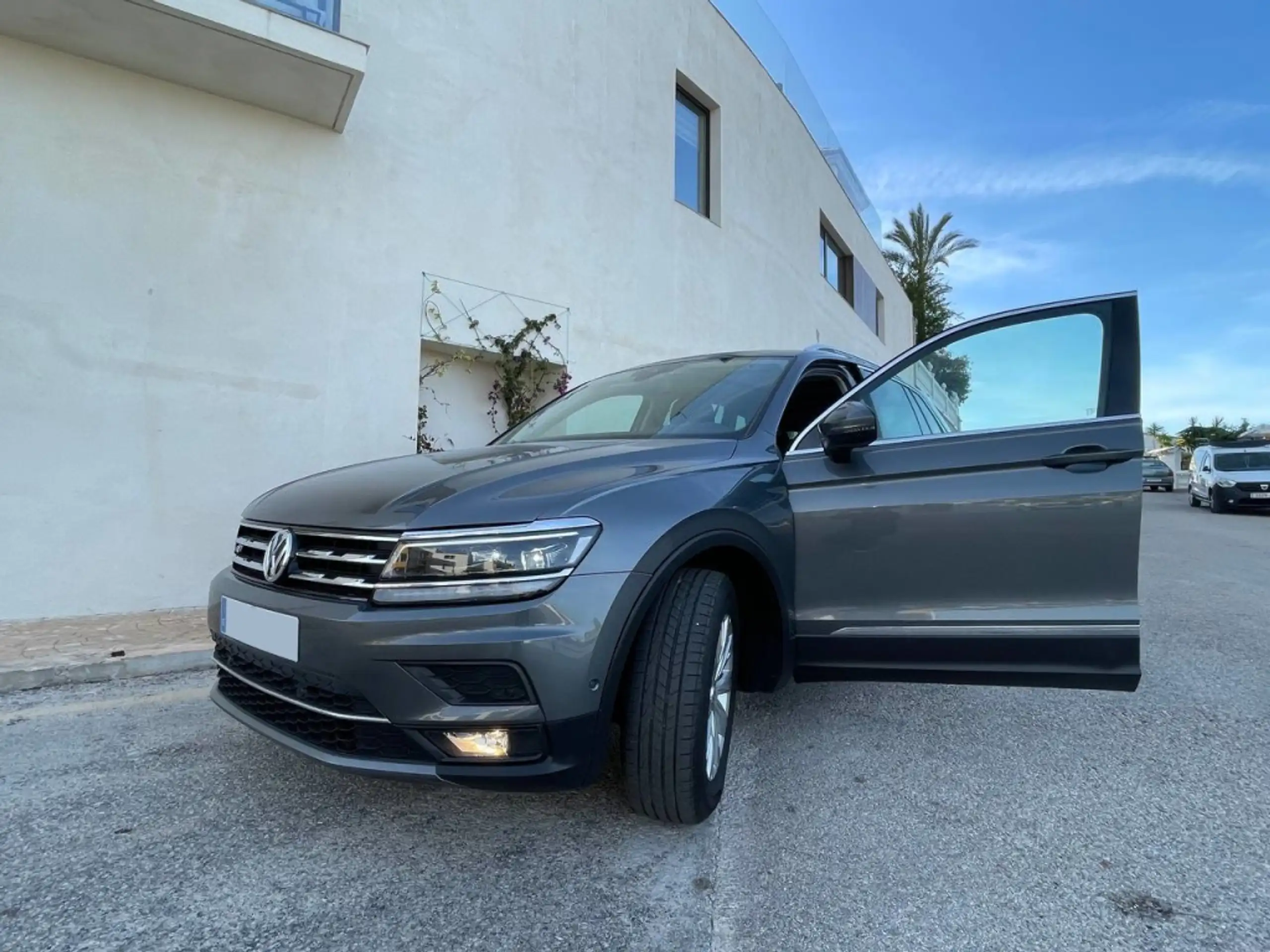 Volkswagen - Tiguan