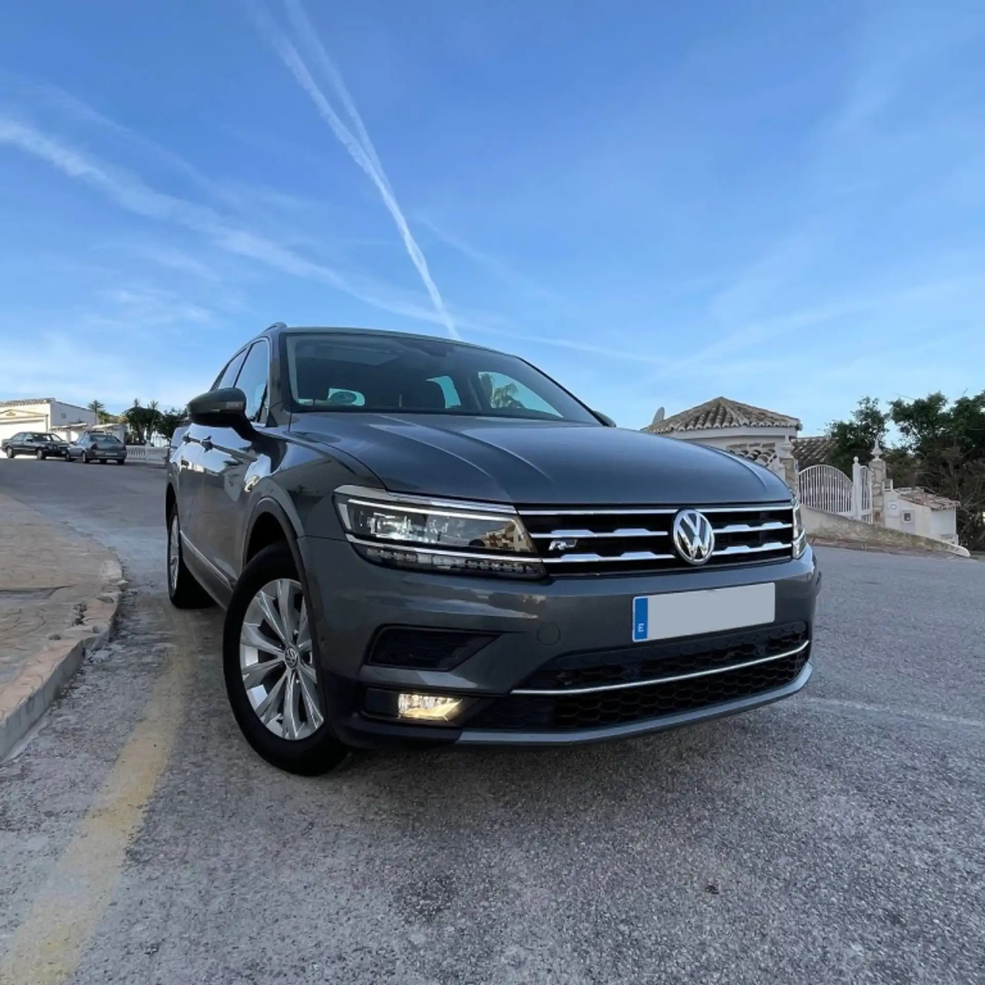 Volkswagen - Tiguan