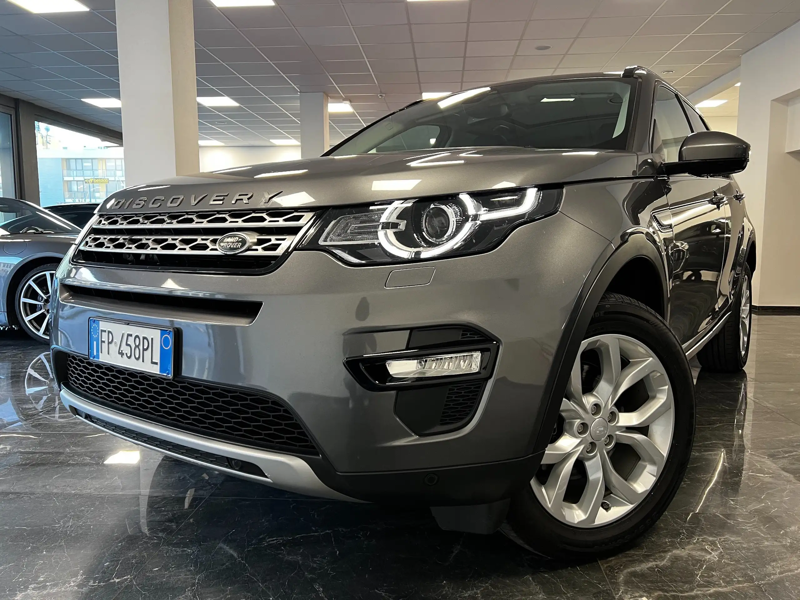 Land Rover - Discovery Sport