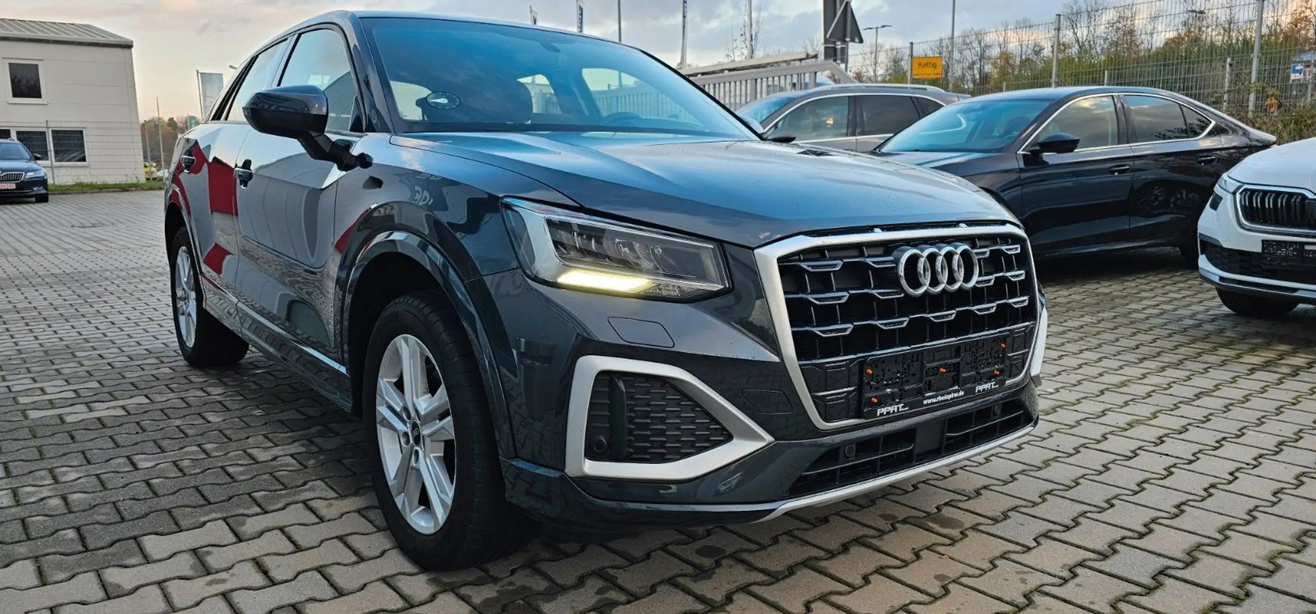 Audi - Q2