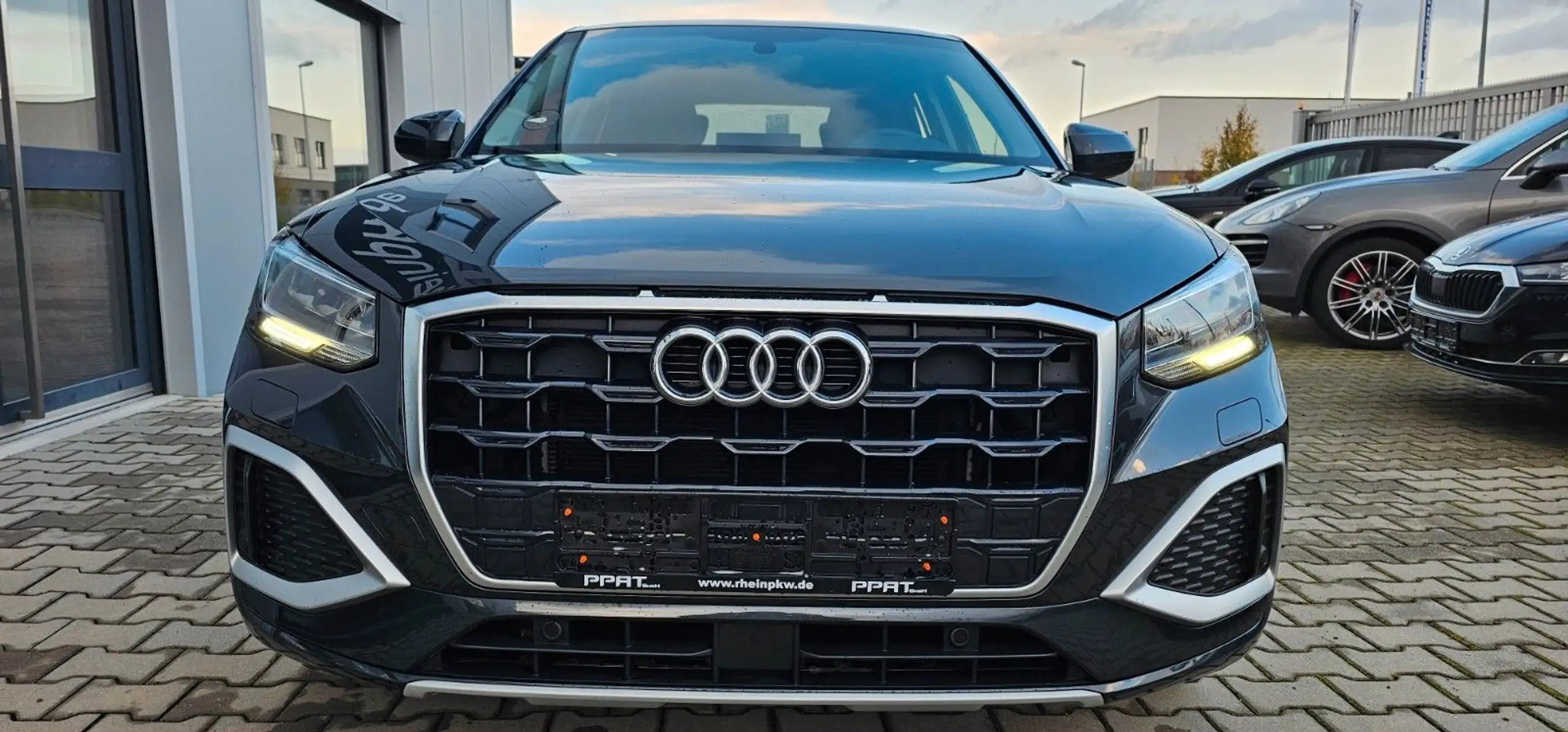 Audi - Q2