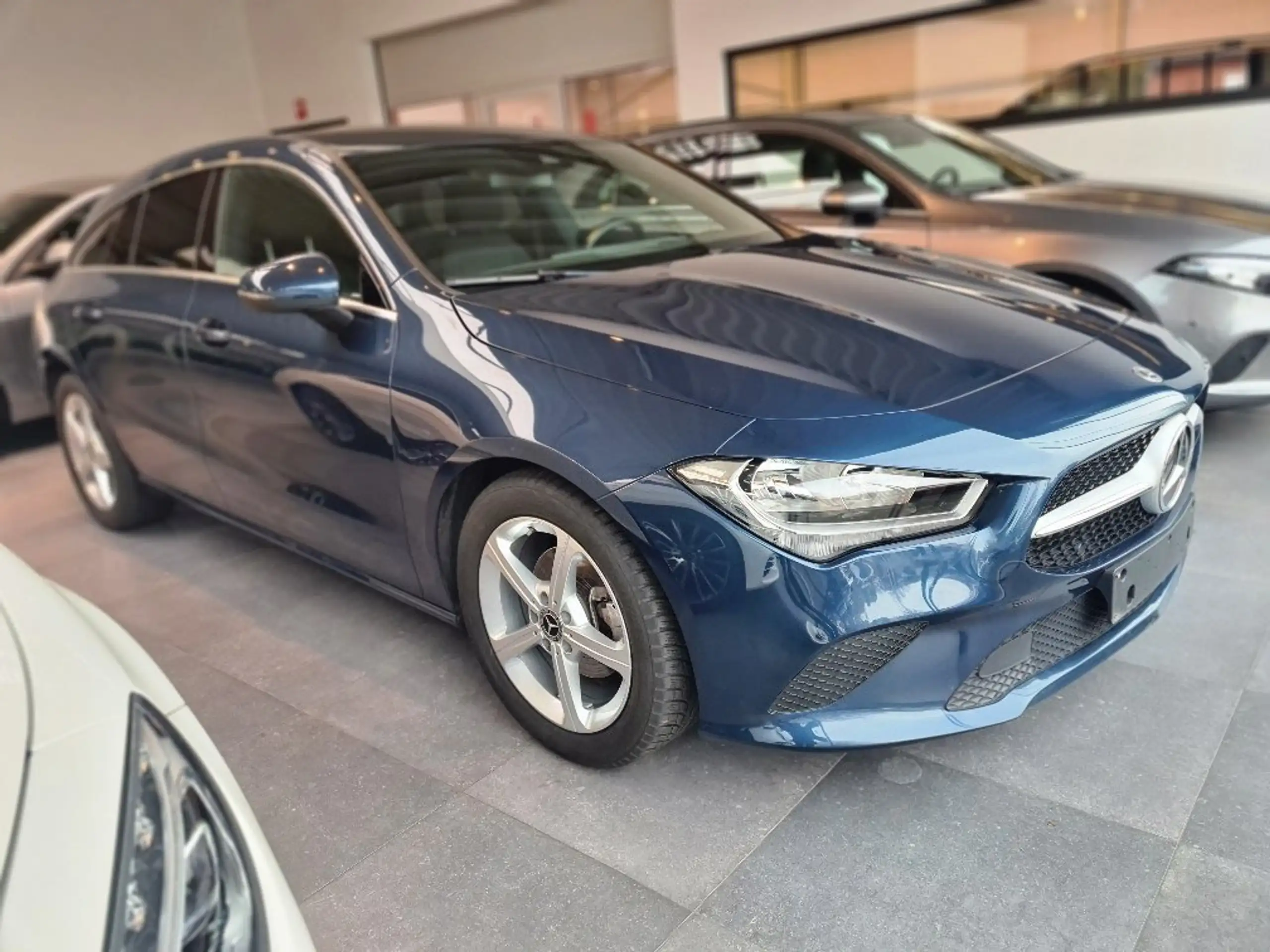 Mercedes-Benz - CLA 180