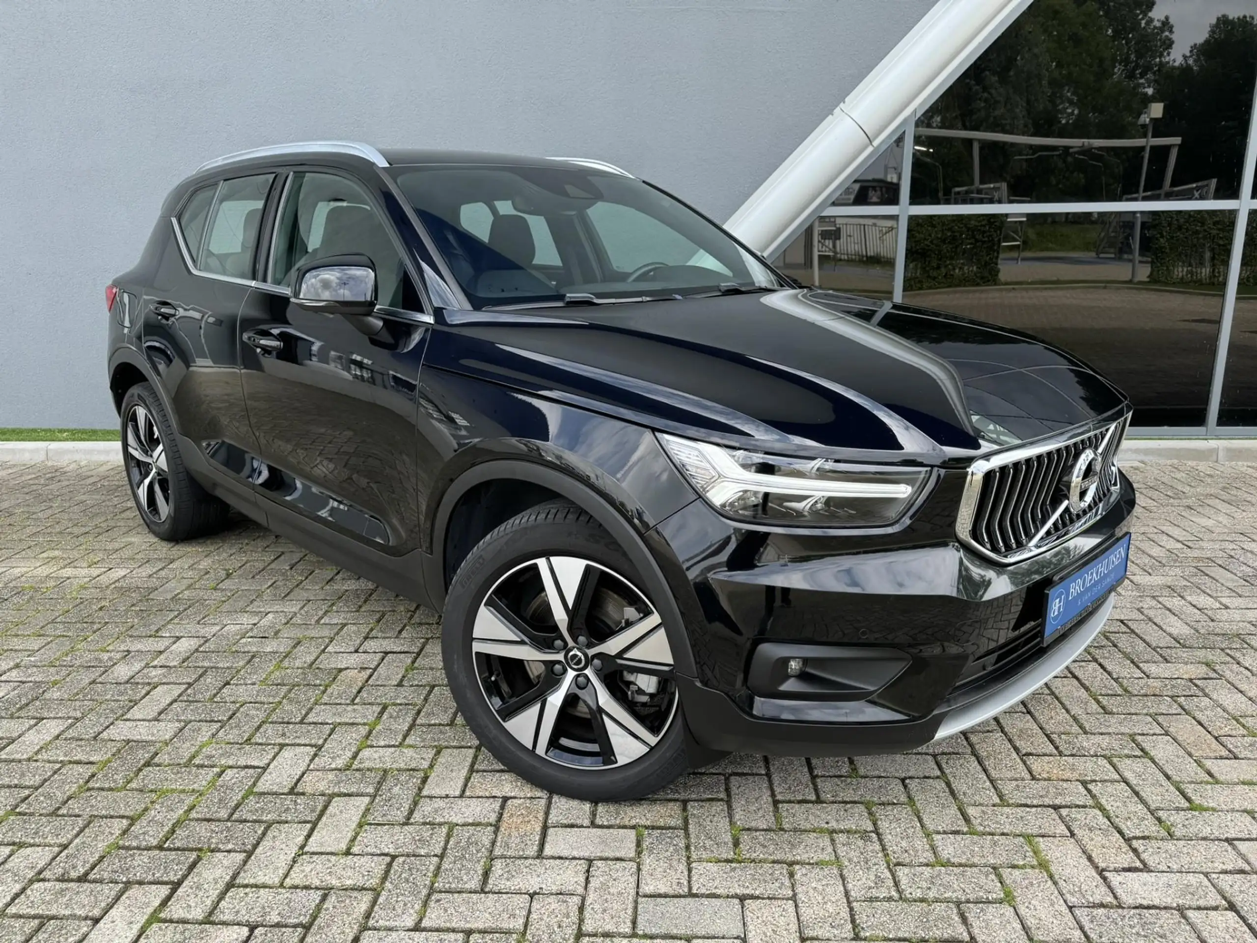 Volvo - XC40