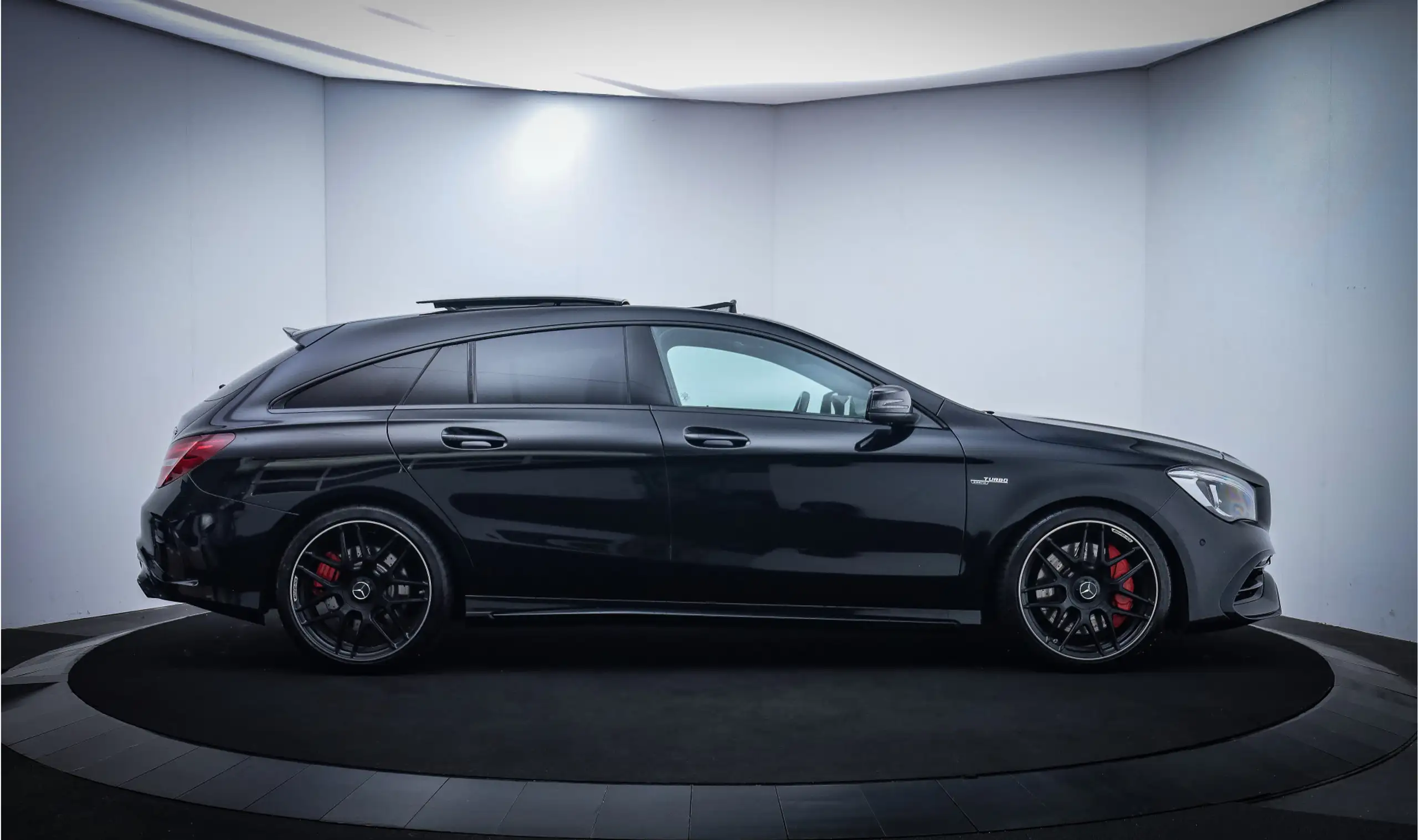 Mercedes-Benz - CLA 45 AMG