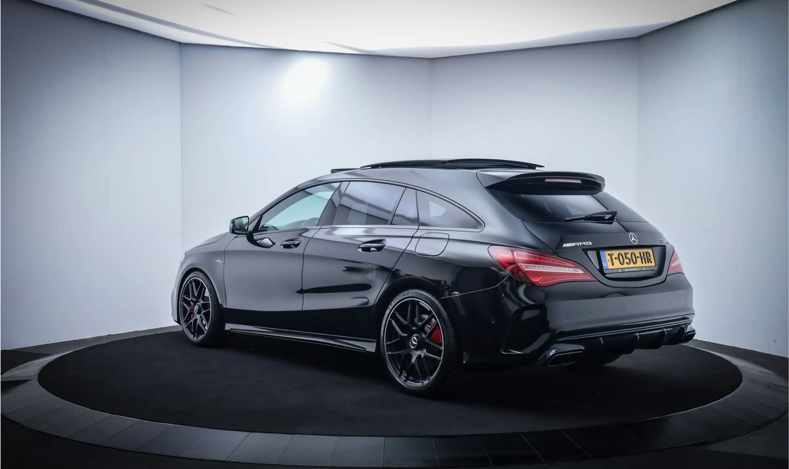 Mercedes-Benz - CLA 45 AMG