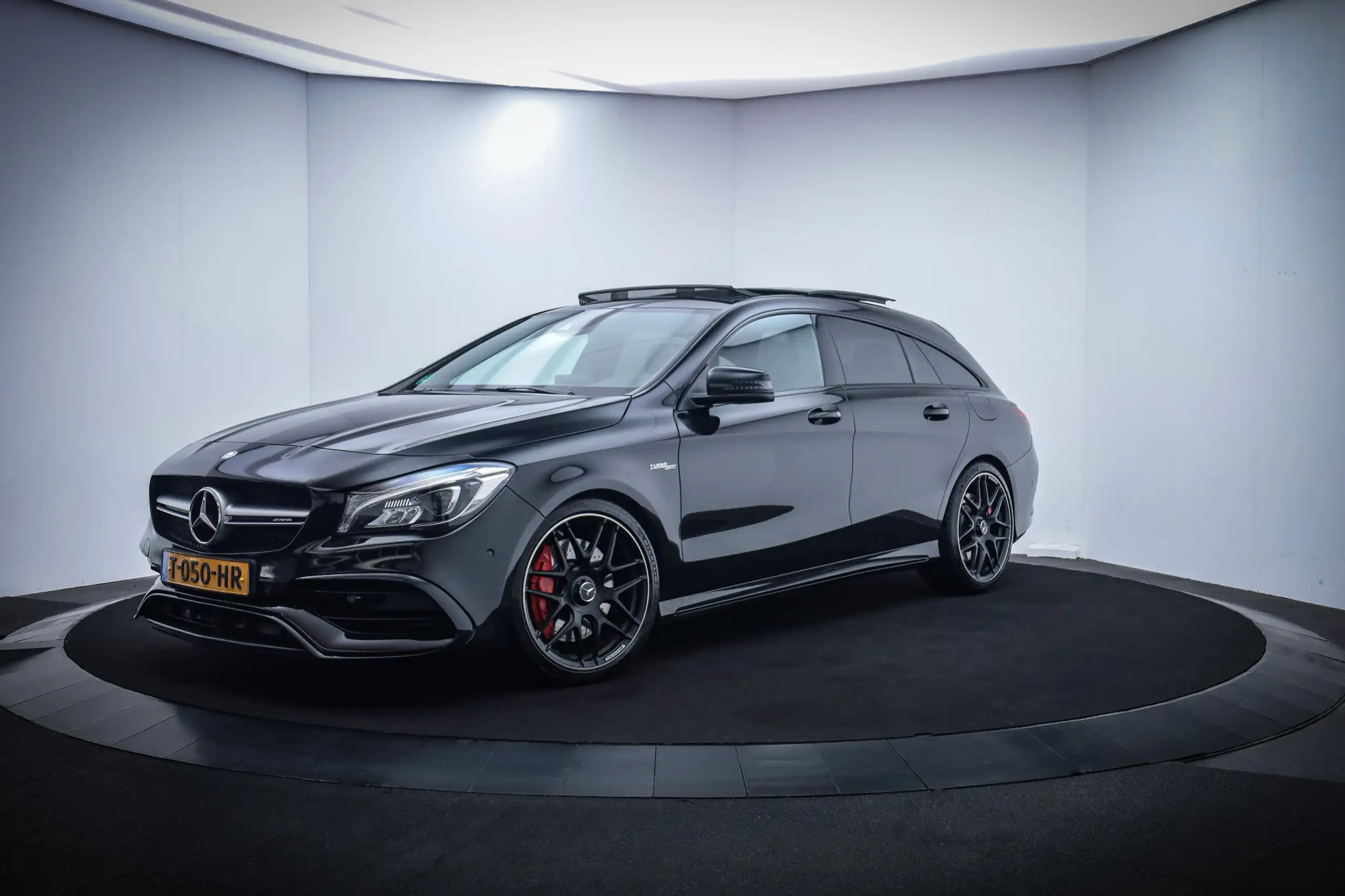 Mercedes-Benz - CLA 45 AMG