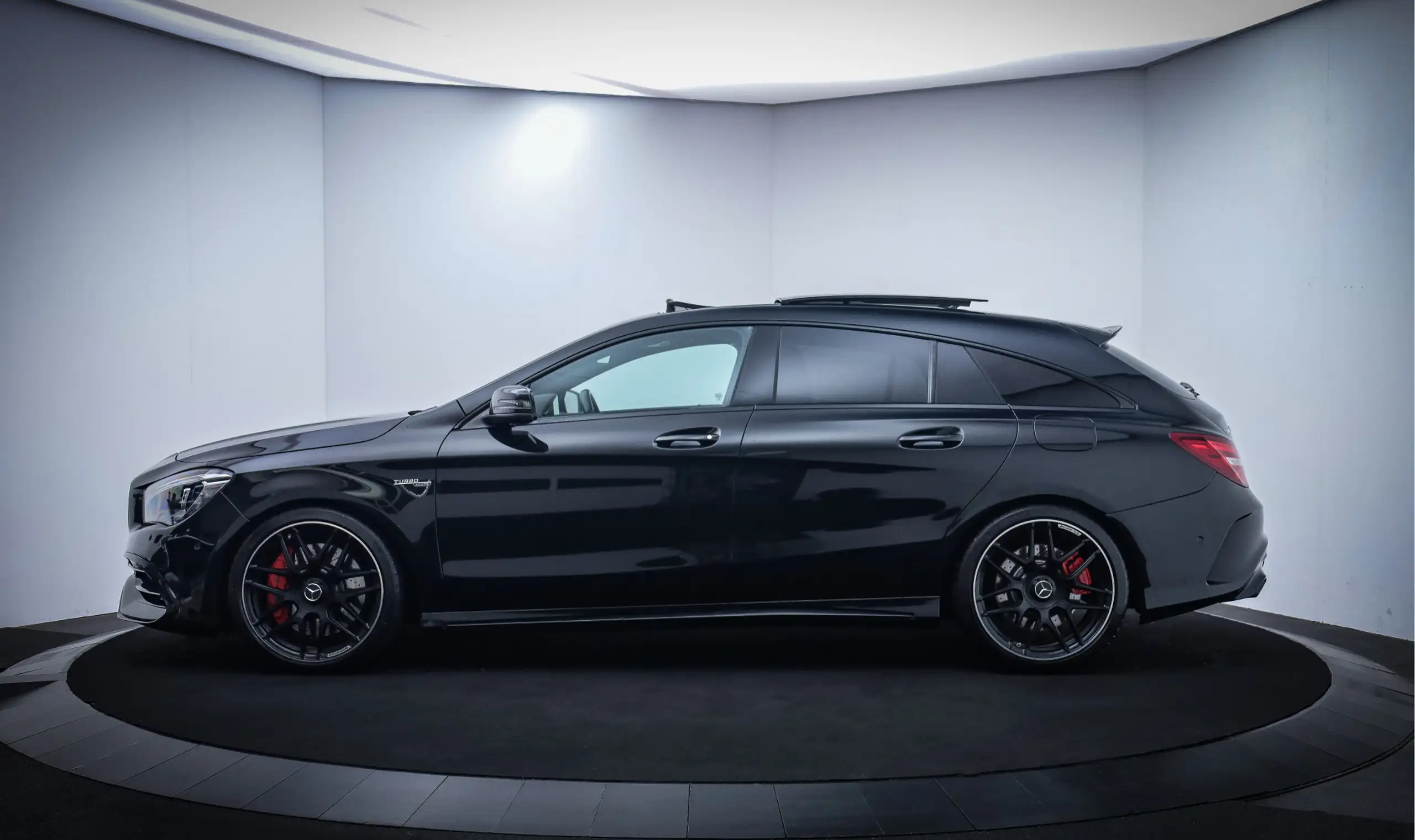 Mercedes-Benz - CLA 45 AMG